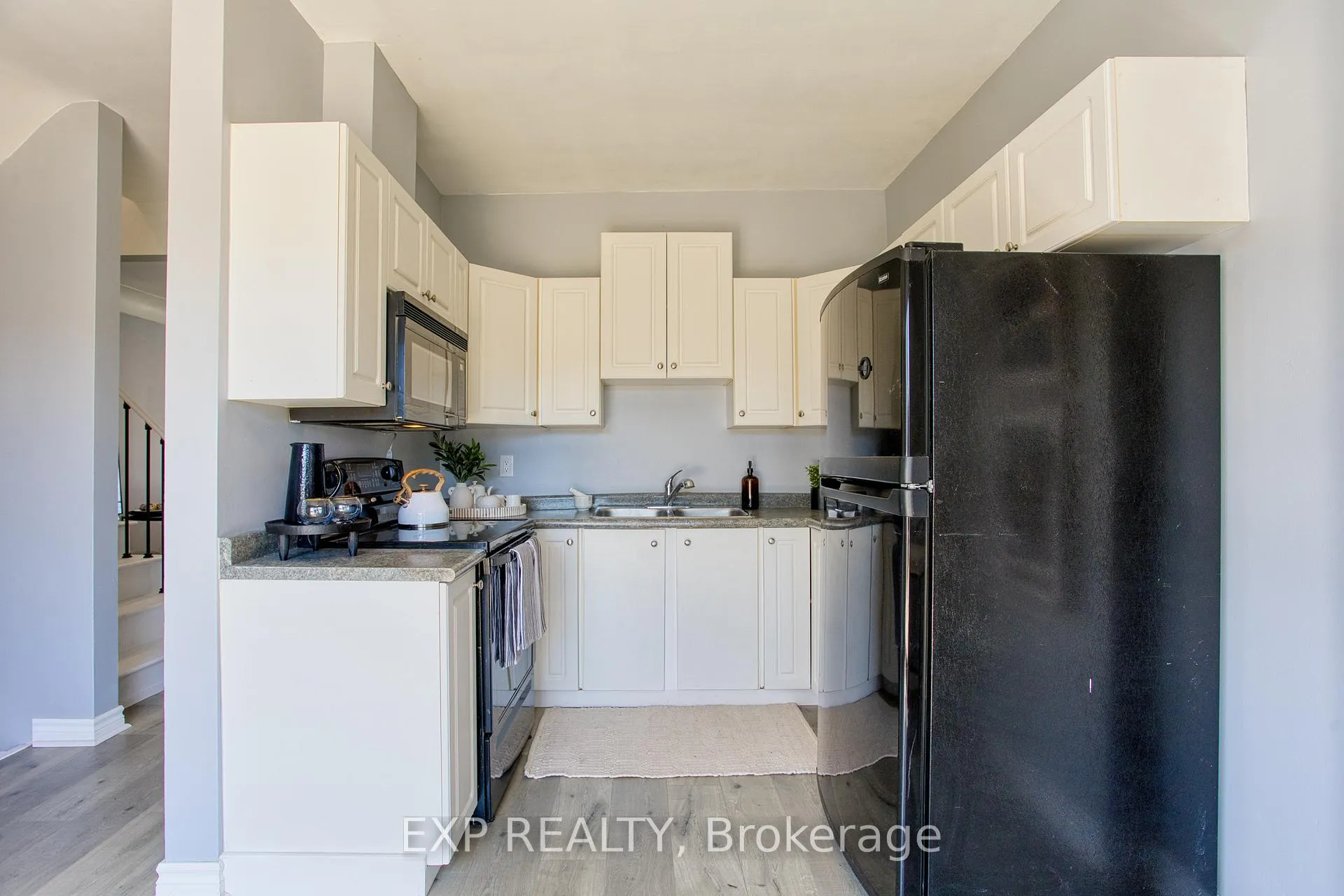 Photo 13 of 292 Fairfield Avenue, Hamilton, Homeside — HOMEH