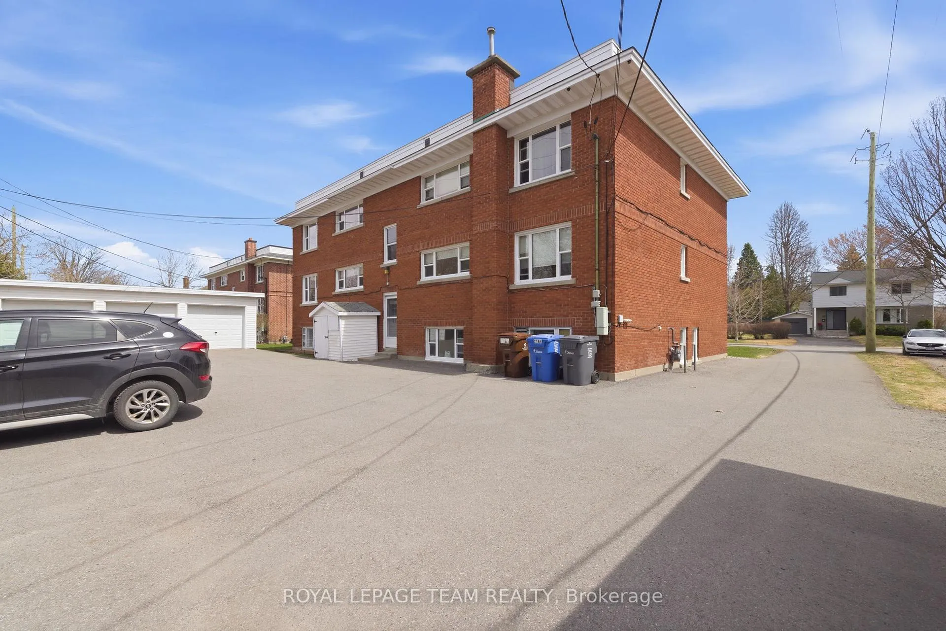 Photo 6 of 2164 Blossom Drive, Ottawa, Applewood Acres — HOMEH