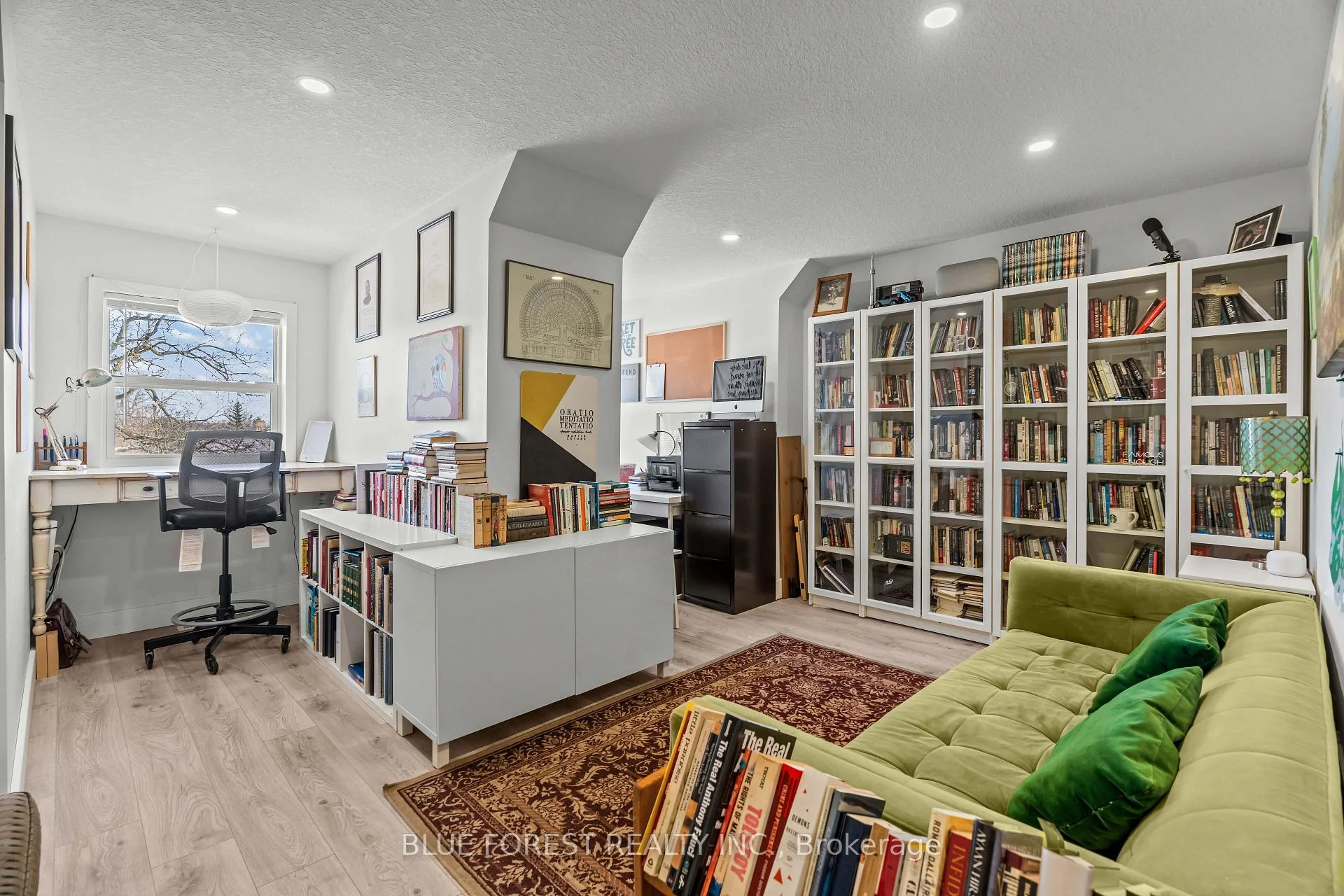 Photo 55 of 521 Upper Queen Street, London, South P — HOMEH
