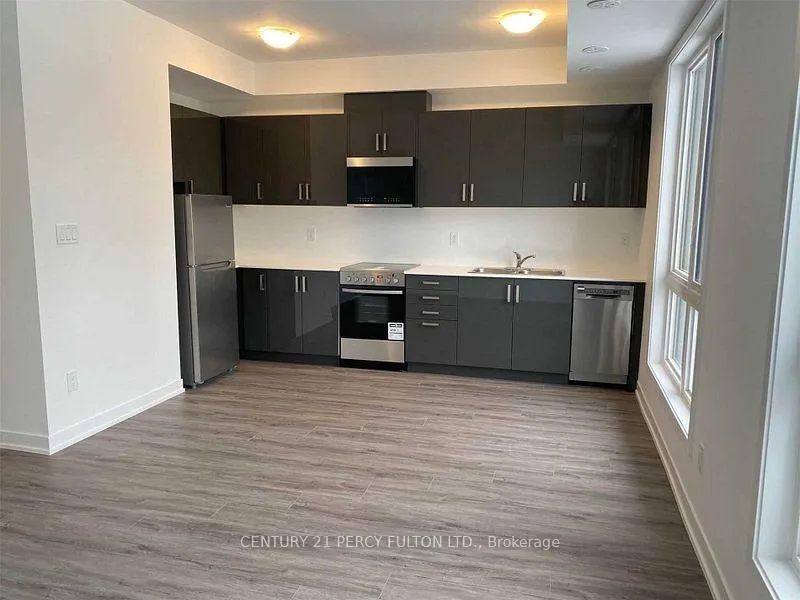 Photo 3 of Unit 7, 10 Marquette Avenue, Toronto, Englemount-Lawrence — HOMEH