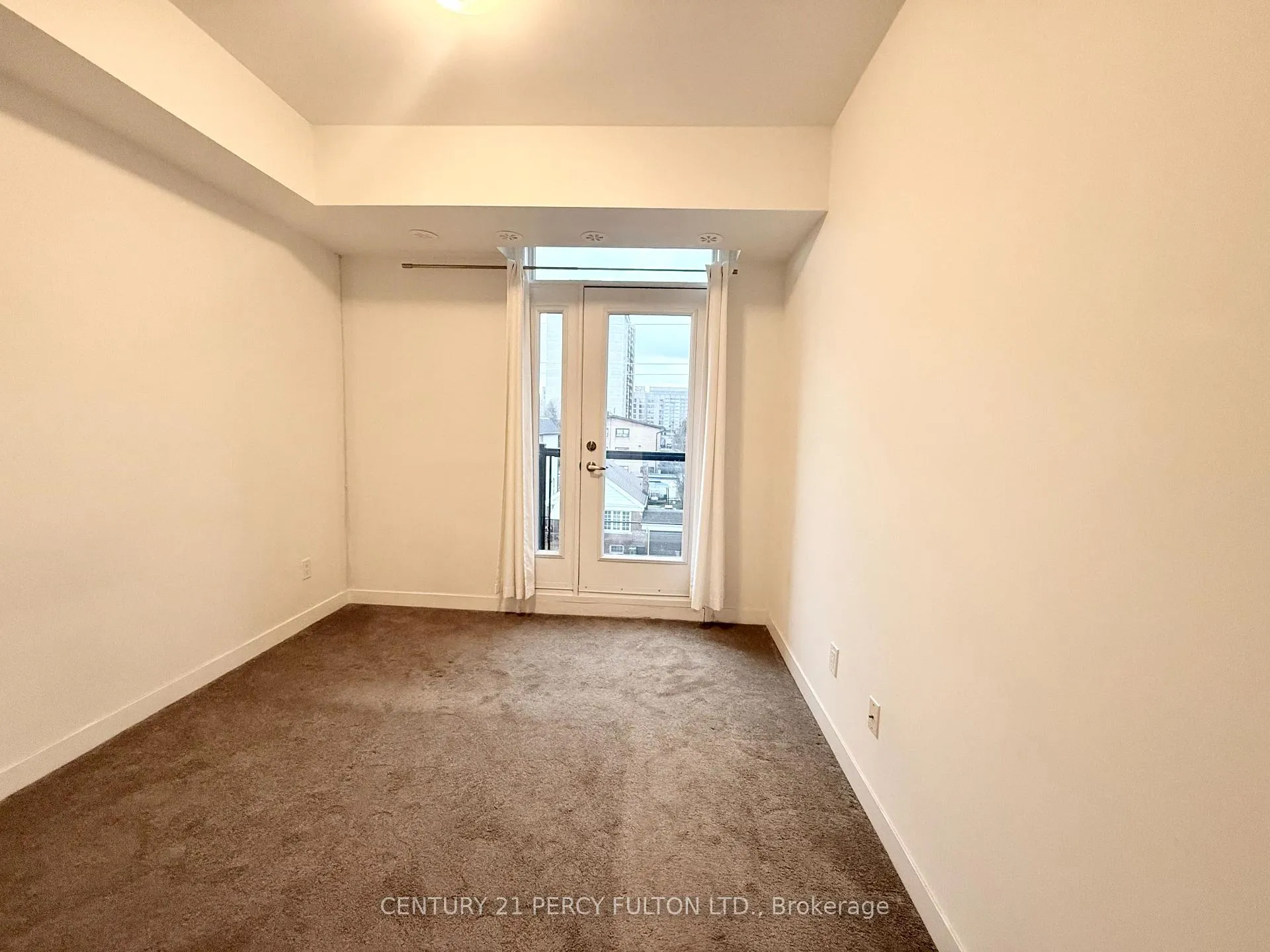 Photo 7 of Unit 7, 10 Marquette Avenue, Toronto, Englemount-Lawrence — HOMEH