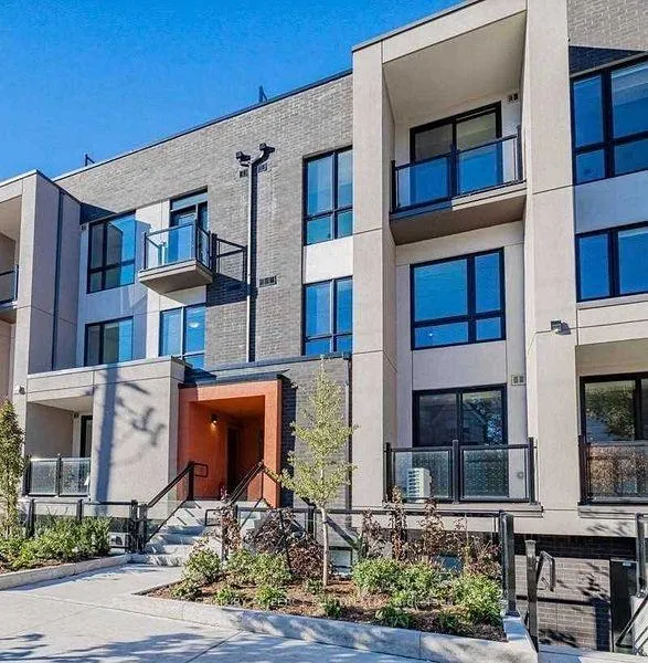 Photo 17 of Unit 7, 10 Marquette Avenue, Toronto, Englemount-Lawrence — HOMEH