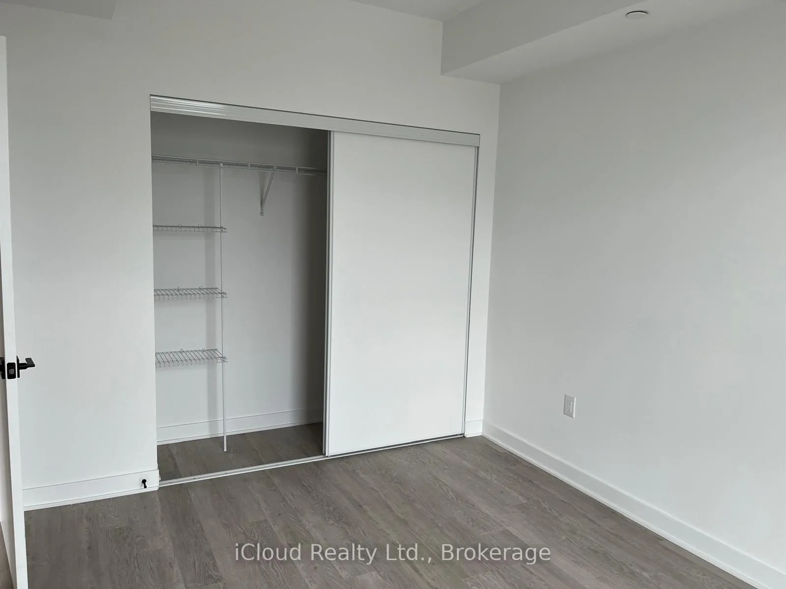 Photo 9 of Unit 609, 2782 Barton Street E, Hamilton, Riverdale — HOMEH