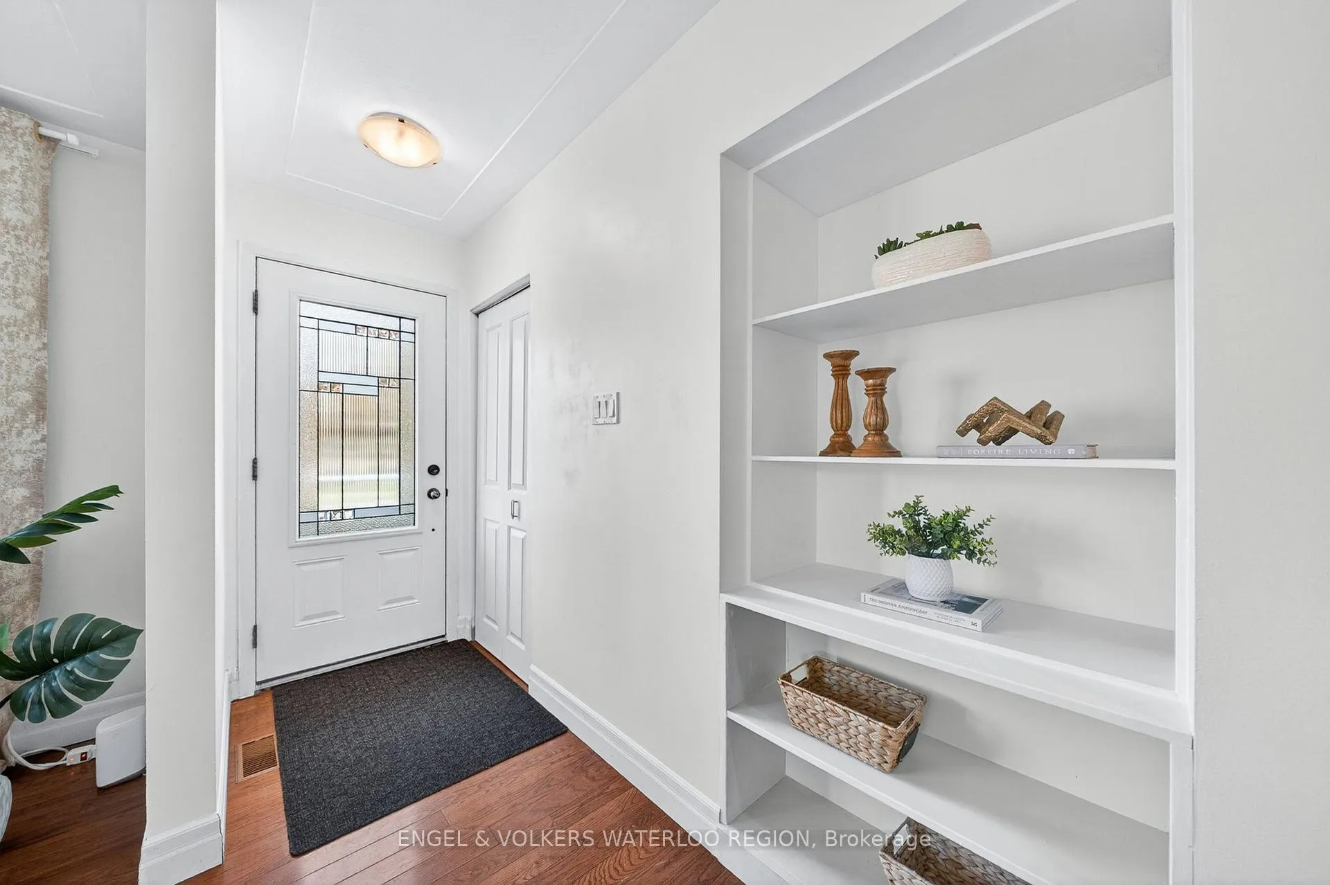 Photo 4 of 180 Murdock Avenue, Waterloo — HOMEH