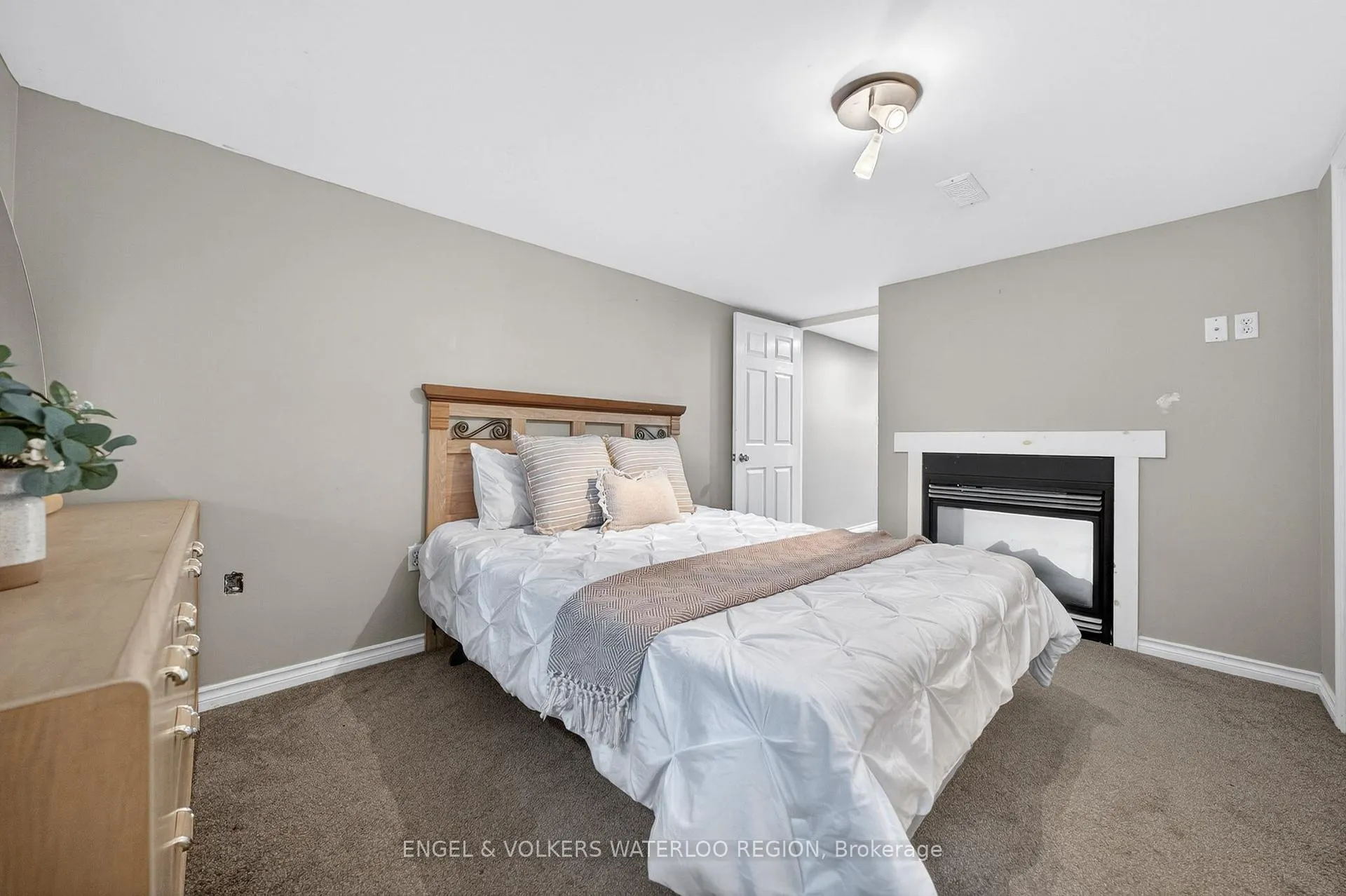 Photo 40 of 180 Murdock Avenue, Waterloo — HOMEH