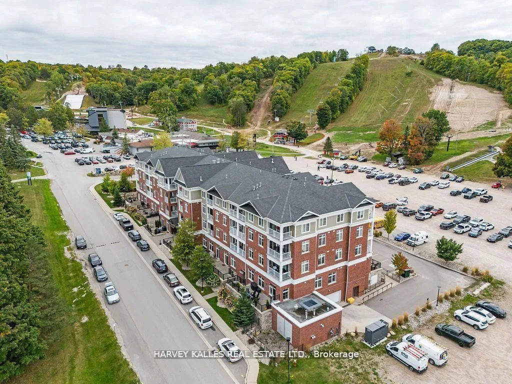 Front of Unit 416, 40 Horseshoe Boulevard