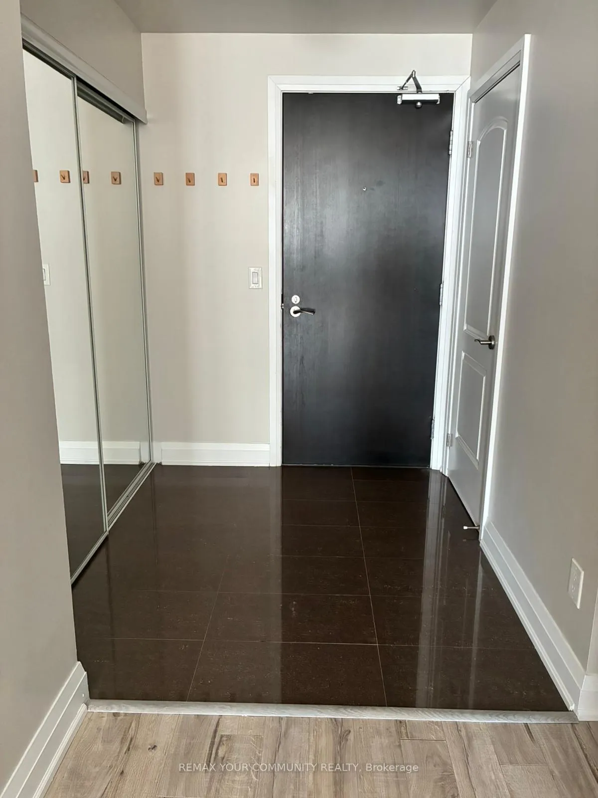 Photo 3 of Unit 1110, 20 North Park Road, Vaughan, Beverley Glen — HOMEH