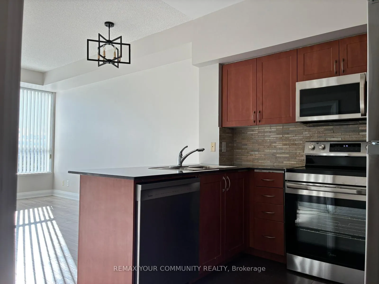 Photo 4 of Unit 1110, 20 North Park Road, Vaughan, Beverley Glen — HOMEH