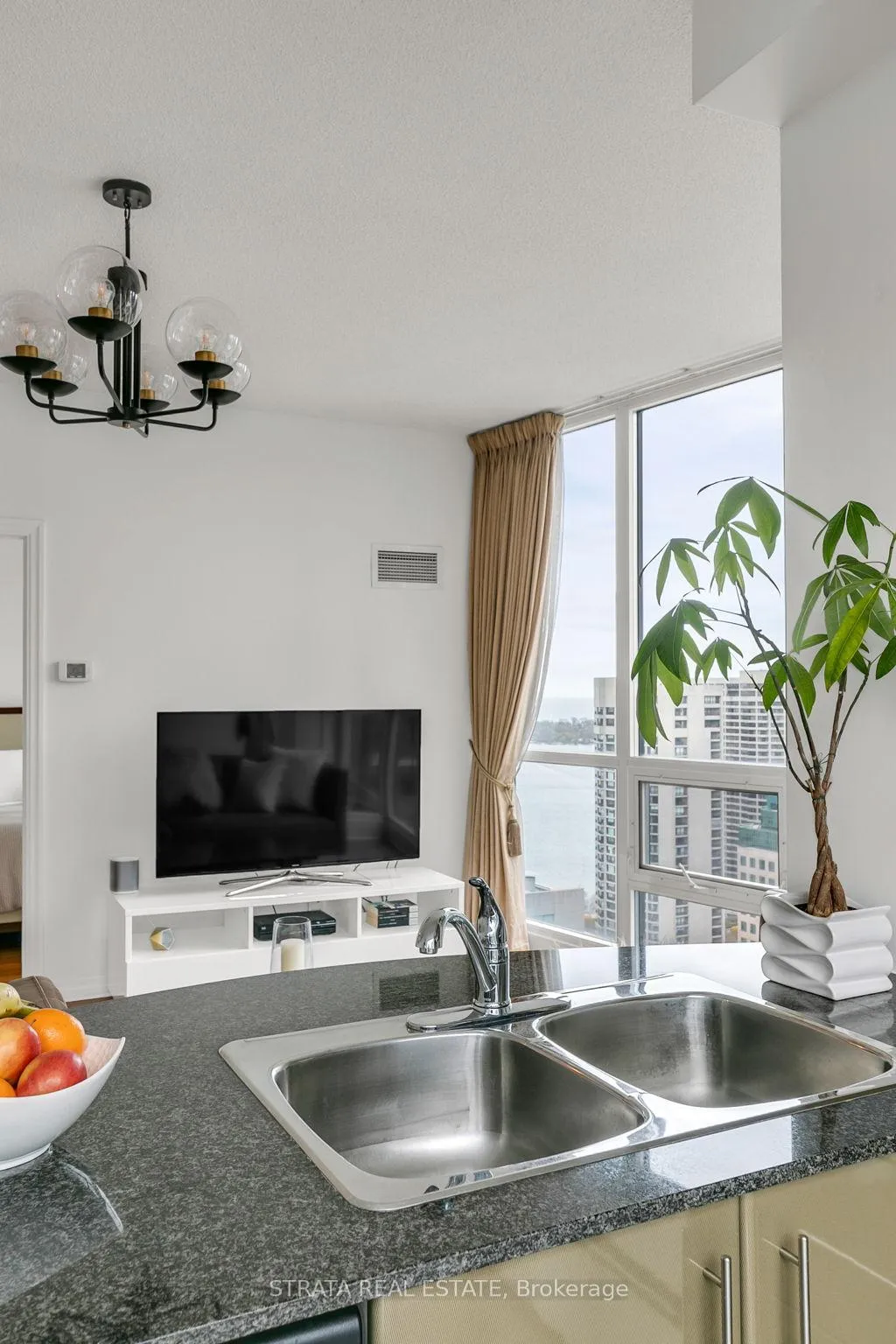 Photo 5 of Unit 3602, 16 Yonge Street, Toronto, Waterfront Communities — HOMEH