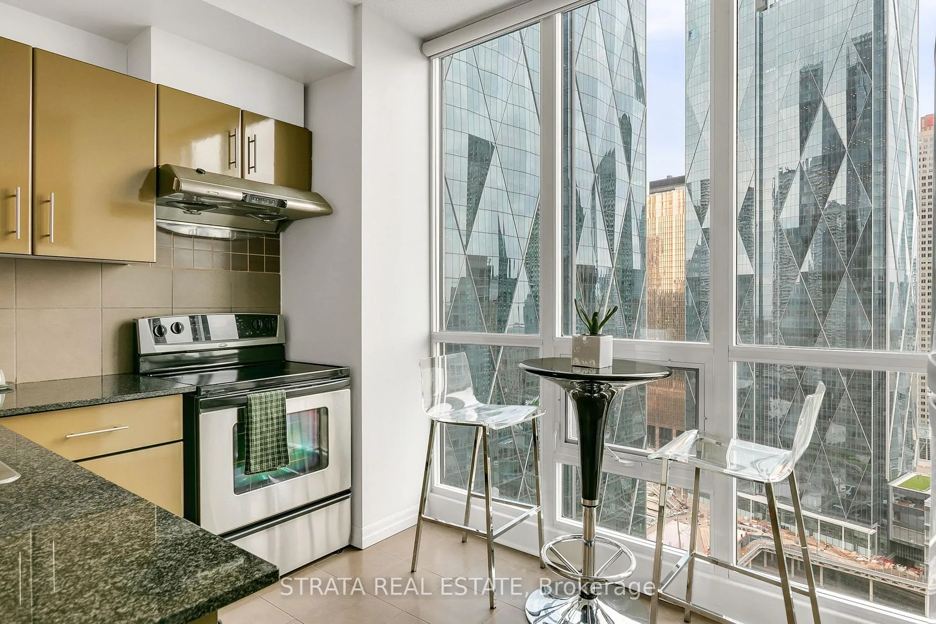 Photo 9 of Unit 3602, 16 Yonge Street, Toronto, Waterfront Communities — HOMEH