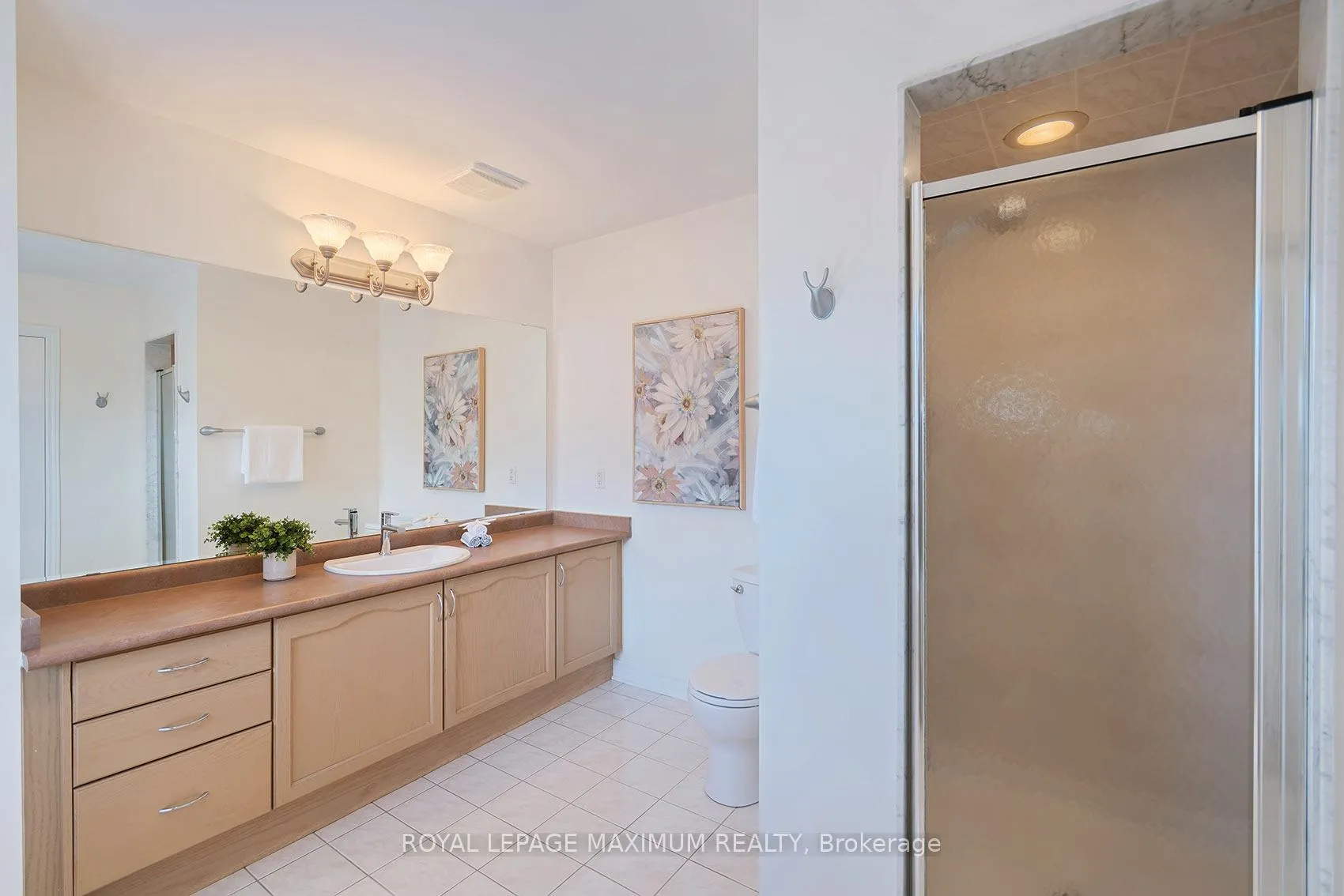 Photo 23 of 41 Tavio Way, Vaughan, Sonoma Heights — HOMEH