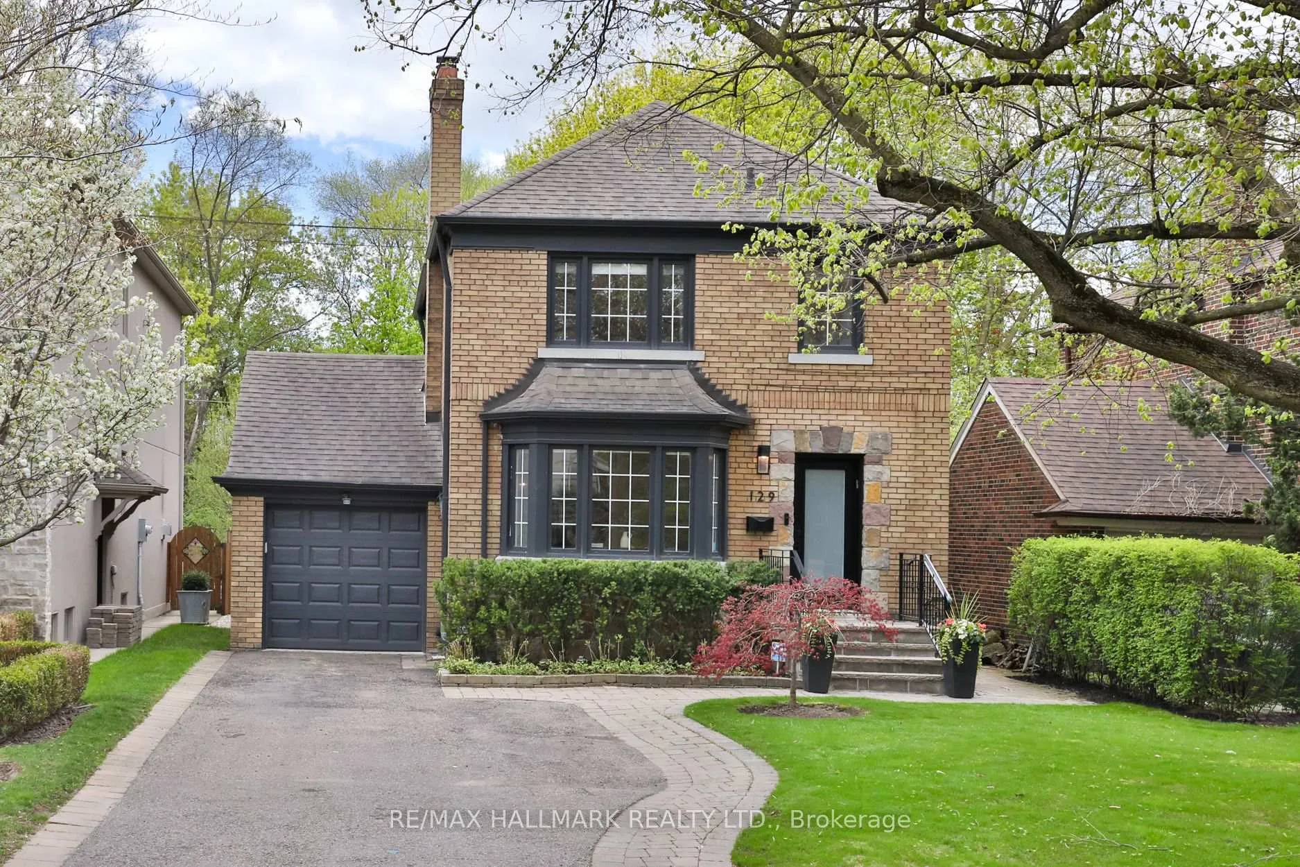 Photo 1 of 129 Elm Ridge Drive, Toronto, Forest Hill North — HOMEH