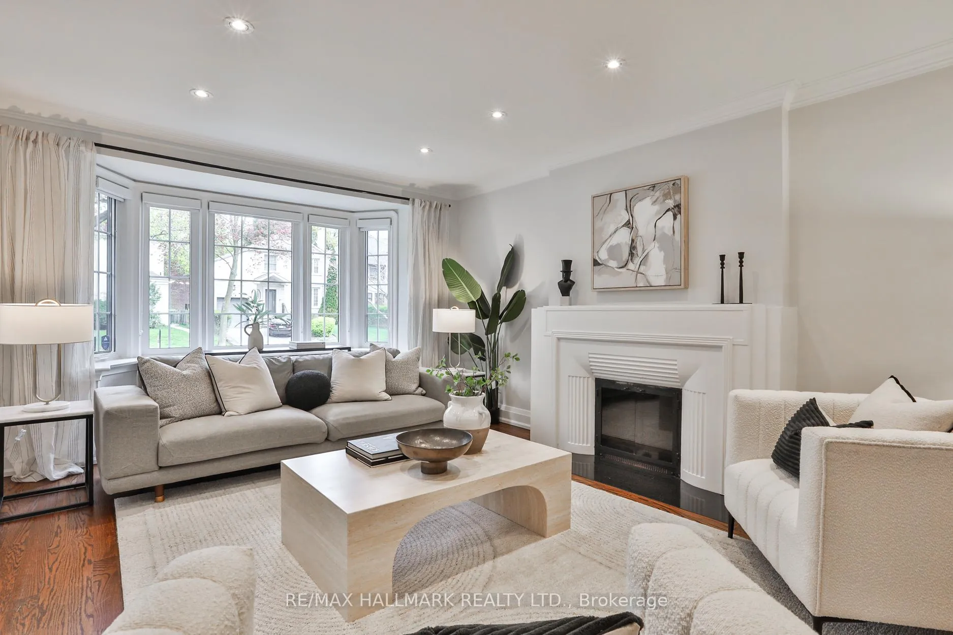 Photo 2 of 129 Elm Ridge Drive, Toronto, Forest Hill North — HOMEH