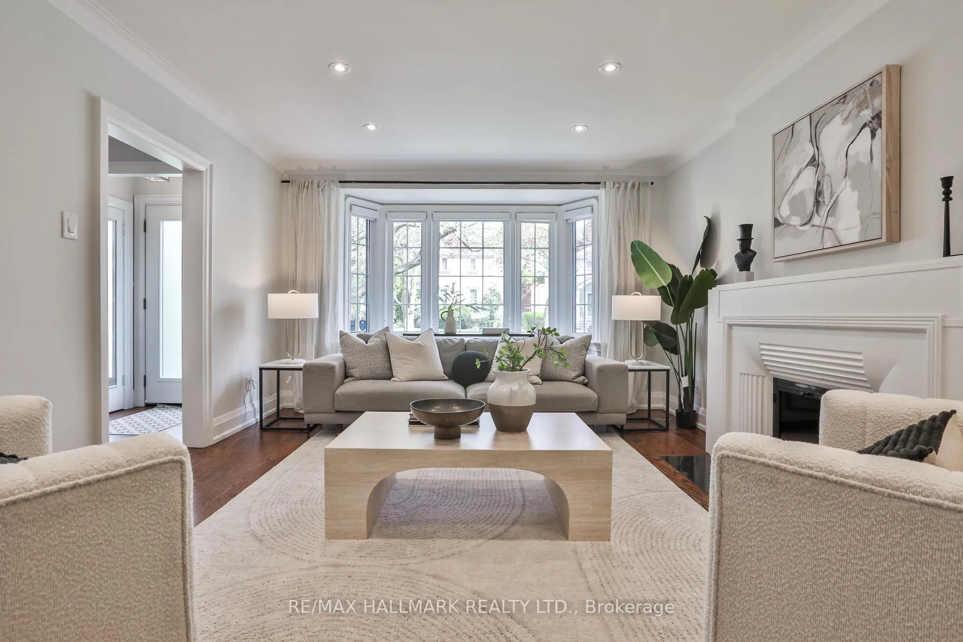 Photo 3 of 129 Elm Ridge Drive, Toronto, Forest Hill North — HOMEH