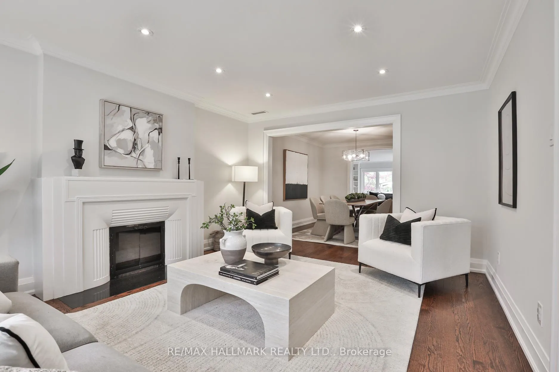 Photo 5 of 129 Elm Ridge Drive, Toronto, Forest Hill North — HOMEH
