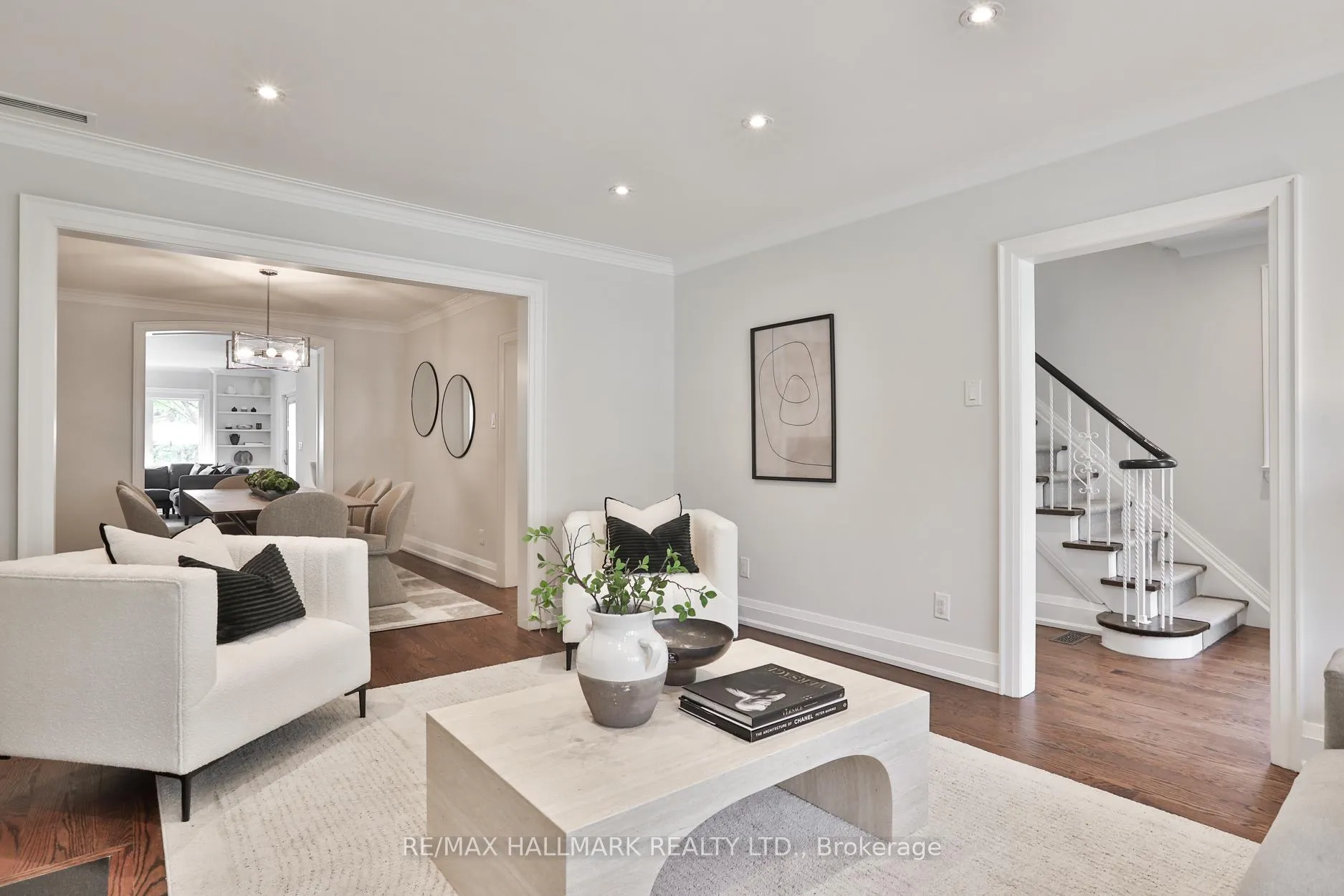 Photo 6 of 129 Elm Ridge Drive, Toronto, Forest Hill North — HOMEH