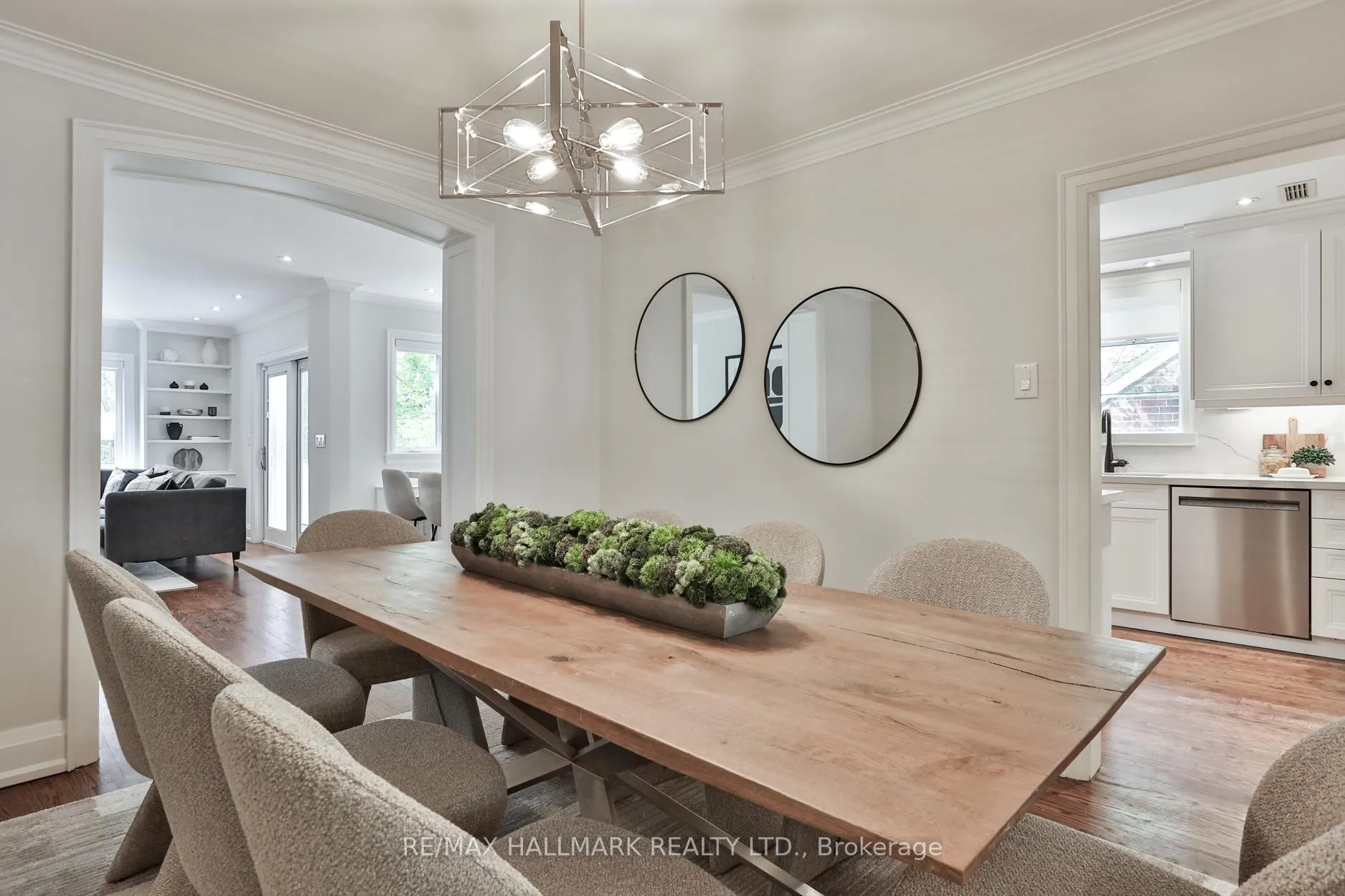 Photo 8 of 129 Elm Ridge Drive, Toronto, Forest Hill North — HOMEH