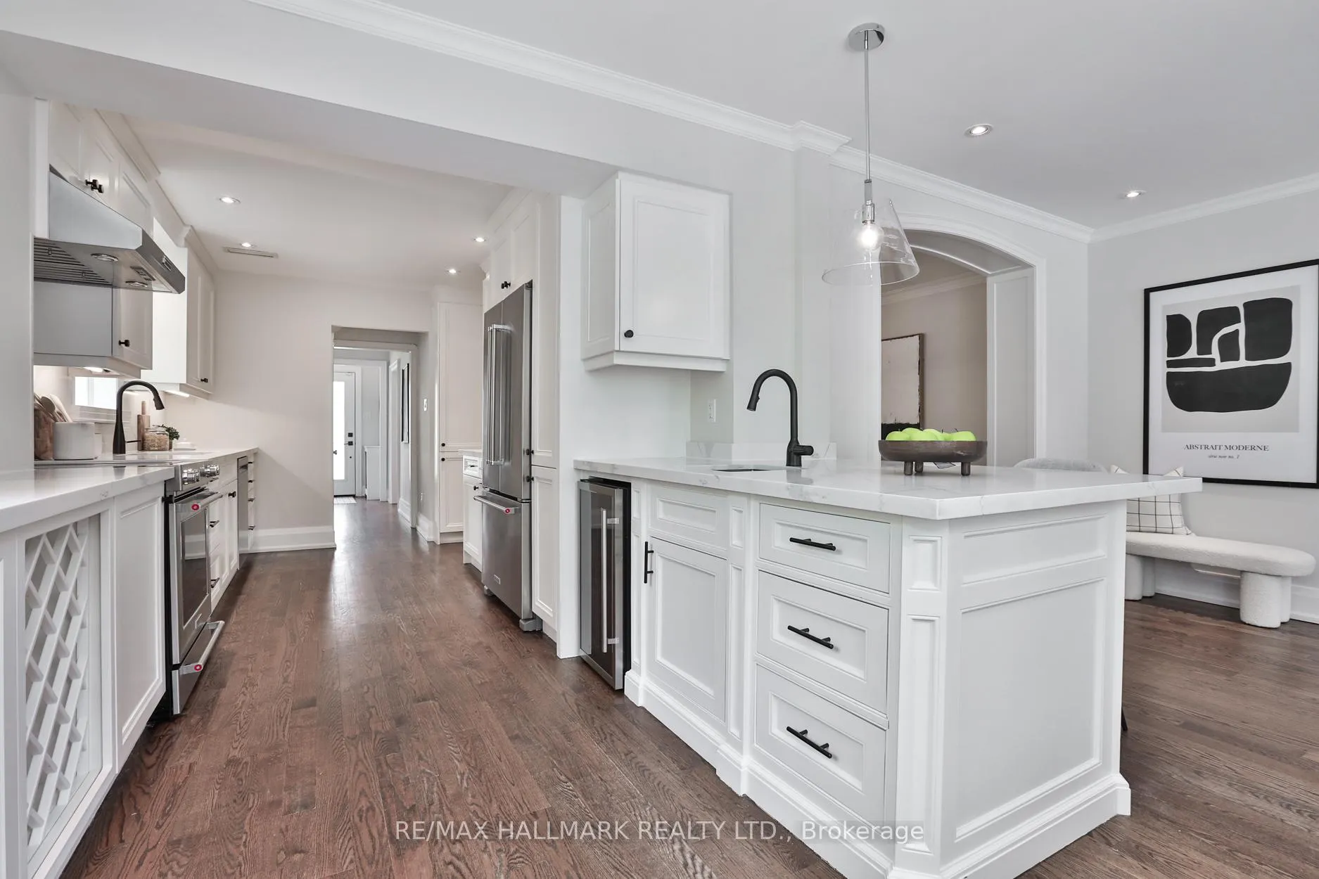 Photo 10 of 129 Elm Ridge Drive, Toronto, Forest Hill North — HOMEH