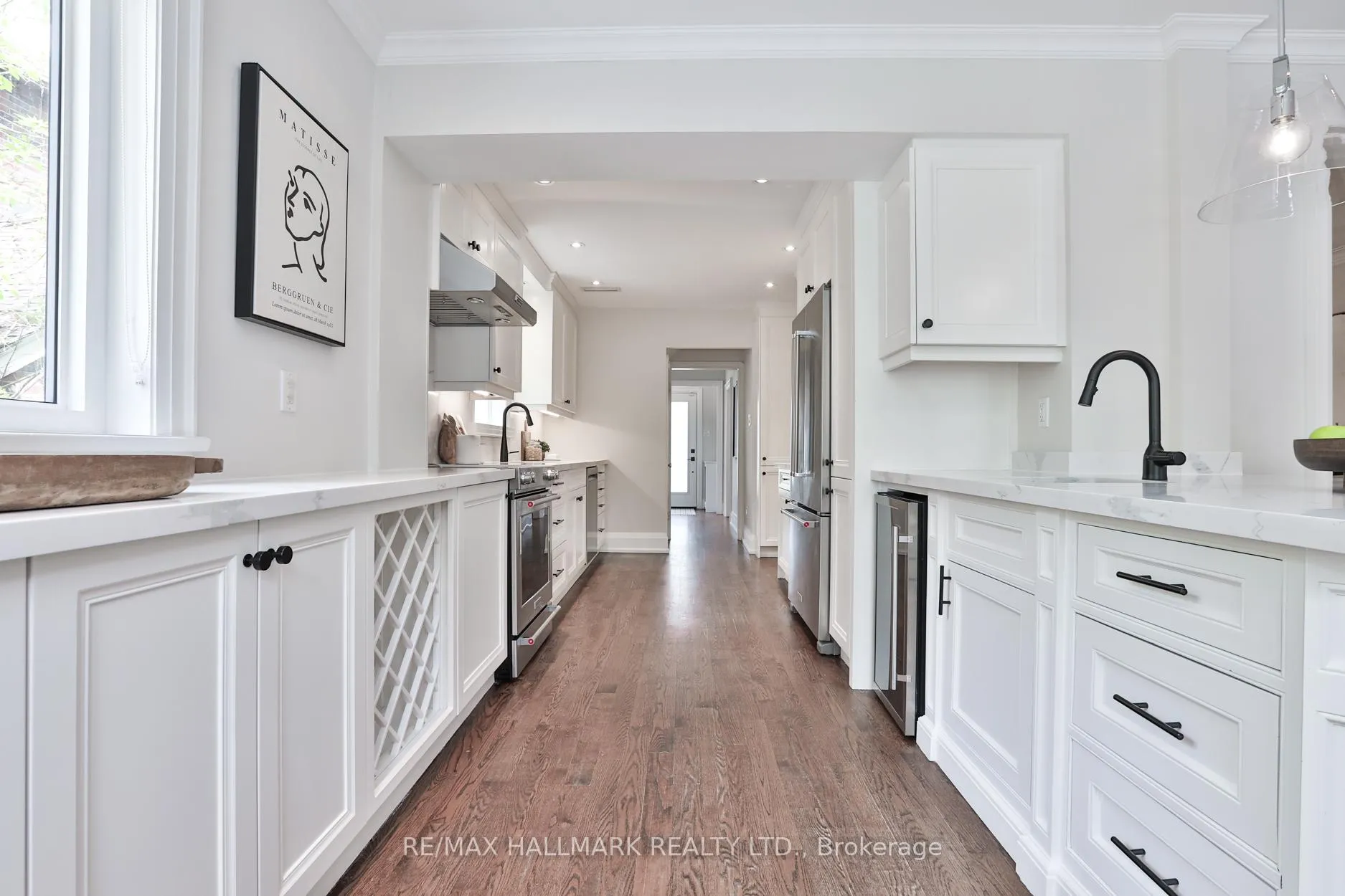 Photo 11 of 129 Elm Ridge Drive, Toronto, Forest Hill North — HOMEH