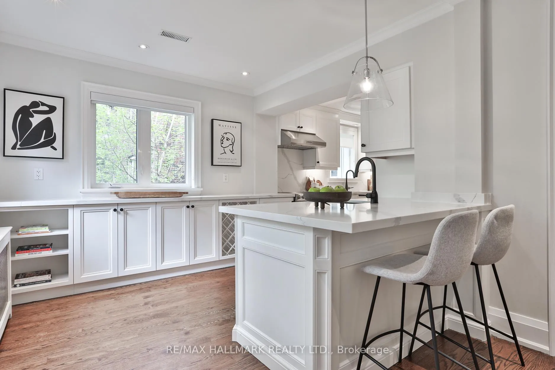 Photo 12 of 129 Elm Ridge Drive, Toronto, Forest Hill North — HOMEH
