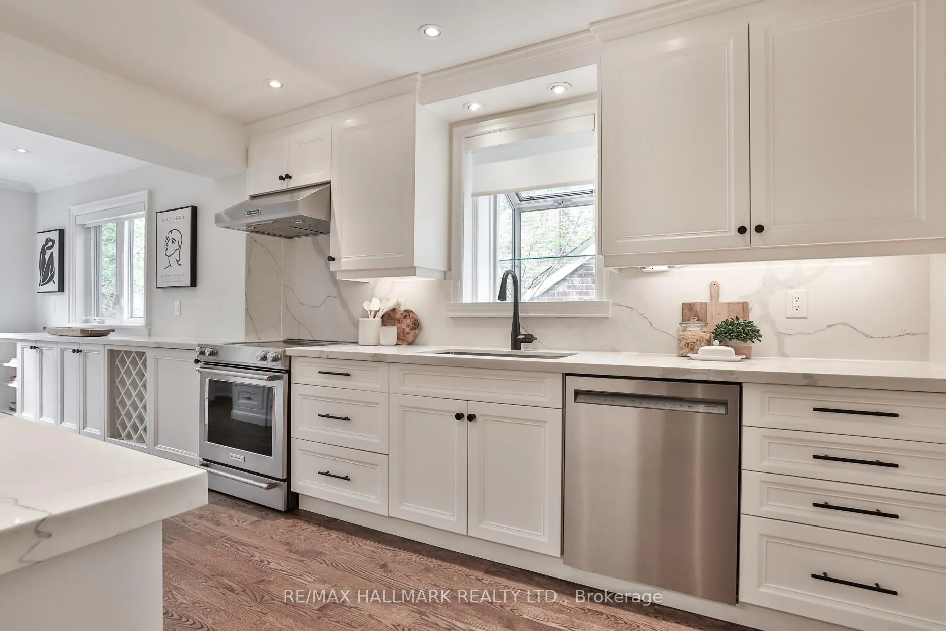 Photo 13 of 129 Elm Ridge Drive, Toronto, Forest Hill North — HOMEH