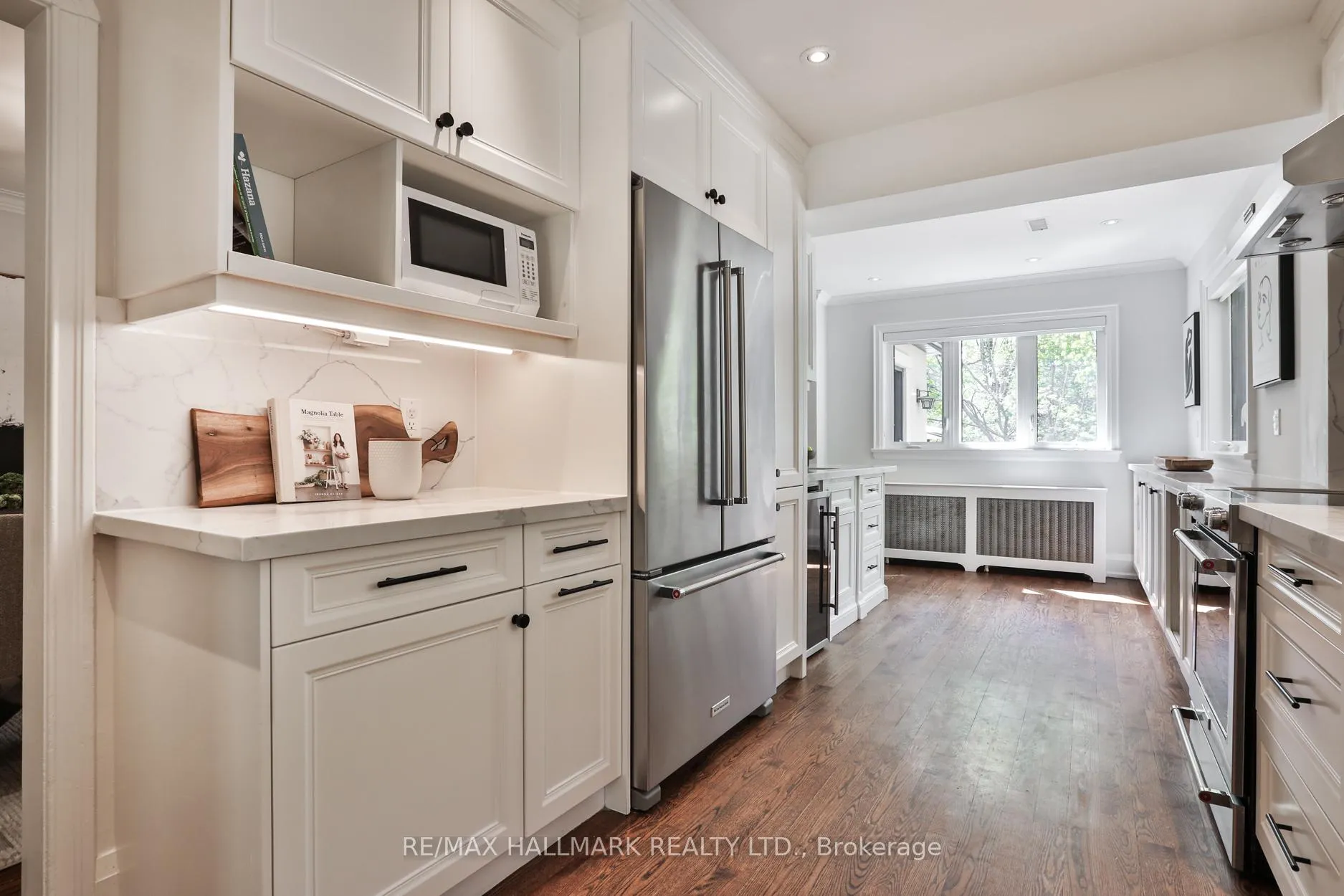 Photo 14 of 129 Elm Ridge Drive, Toronto, Forest Hill North — HOMEH