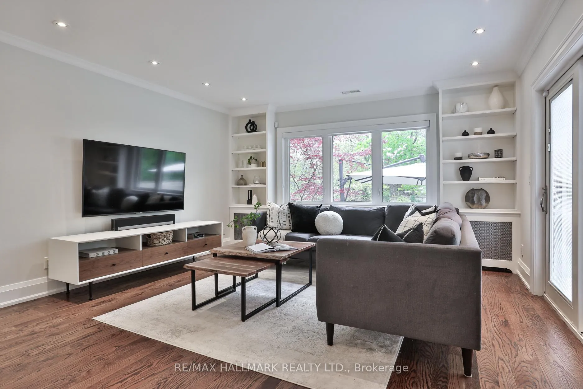 Photo 17 of 129 Elm Ridge Drive, Toronto, Forest Hill North — HOMEH