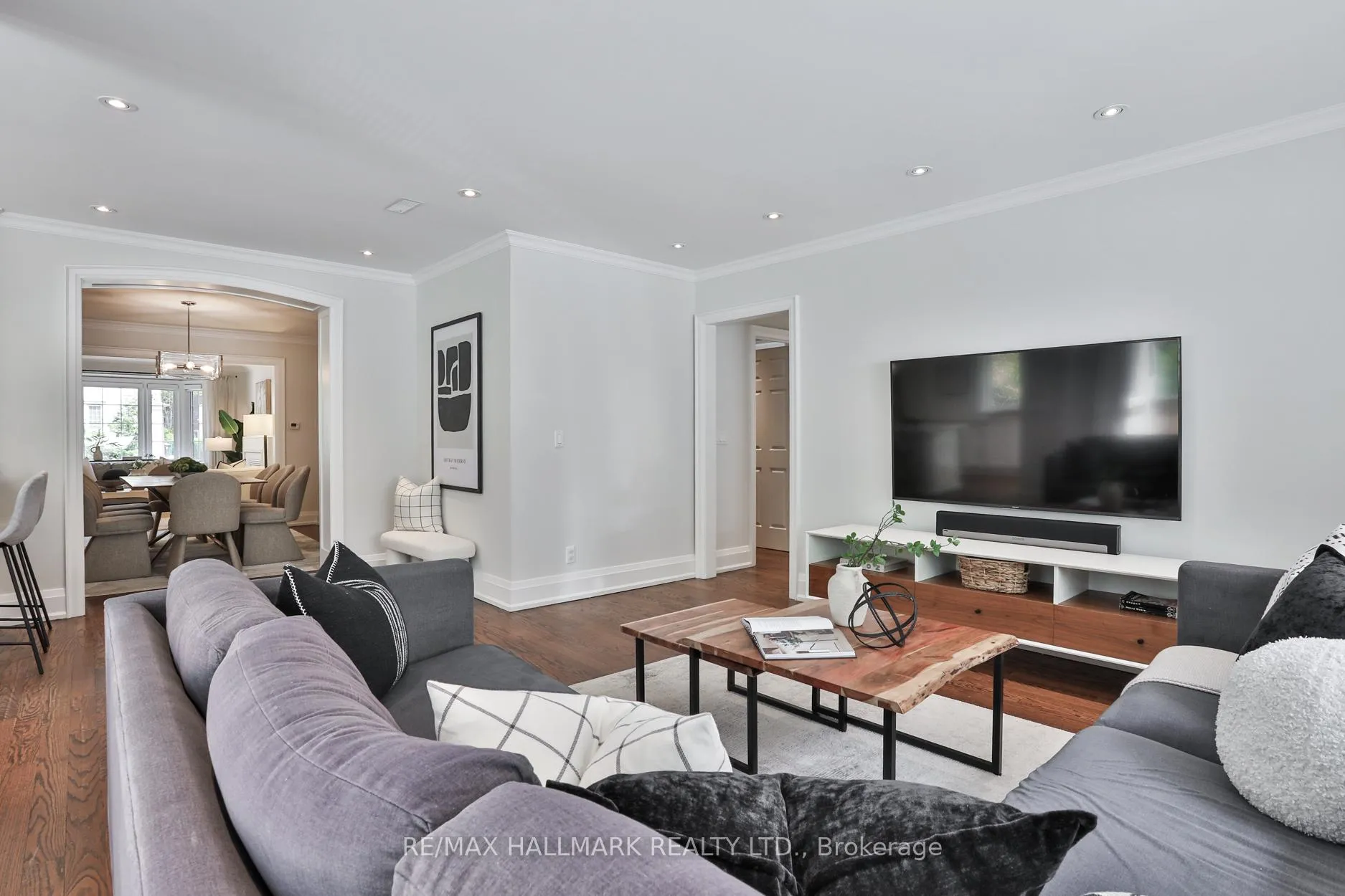 Photo 20 of 129 Elm Ridge Drive, Toronto, Forest Hill North — HOMEH