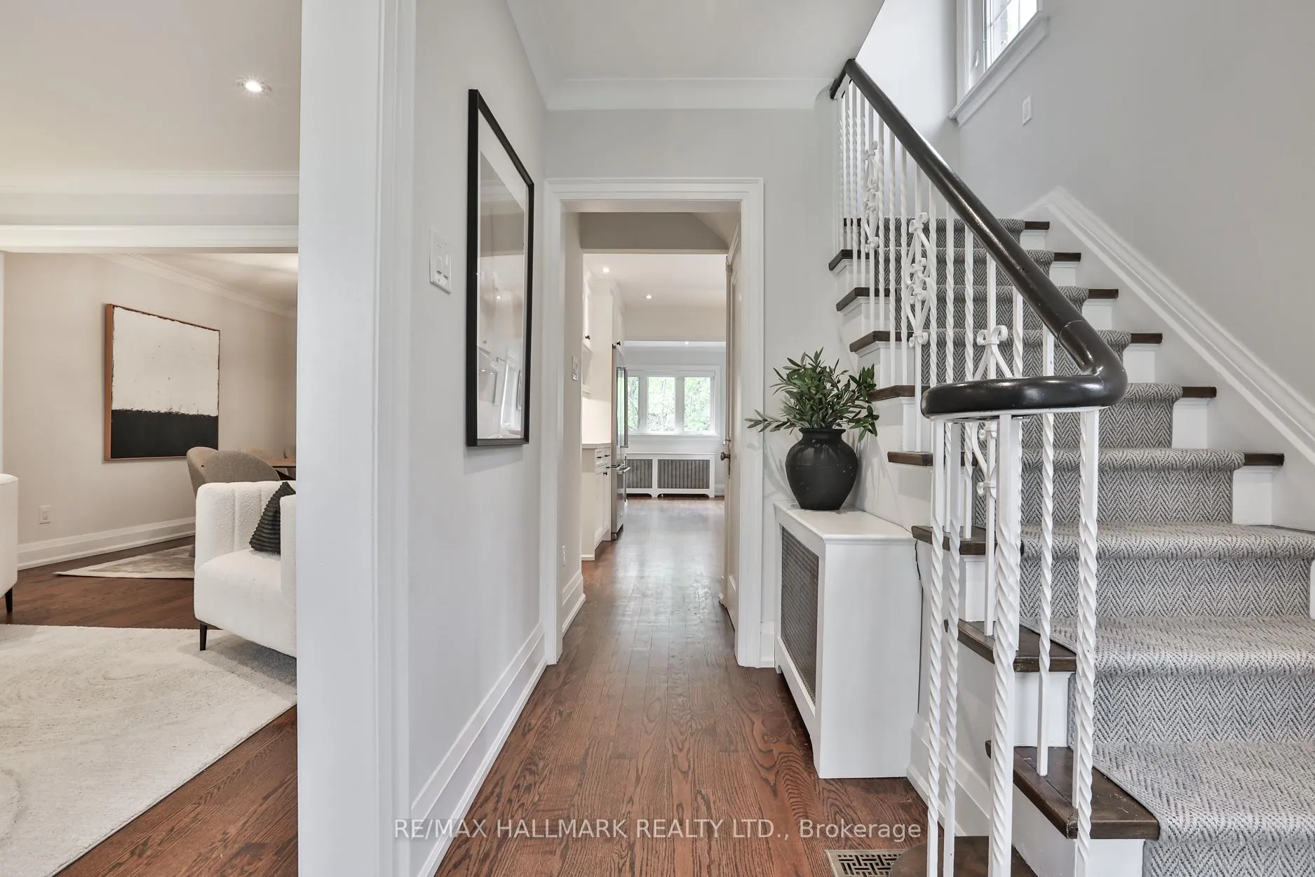 Photo 23 of 129 Elm Ridge Drive, Toronto, Forest Hill North — HOMEH