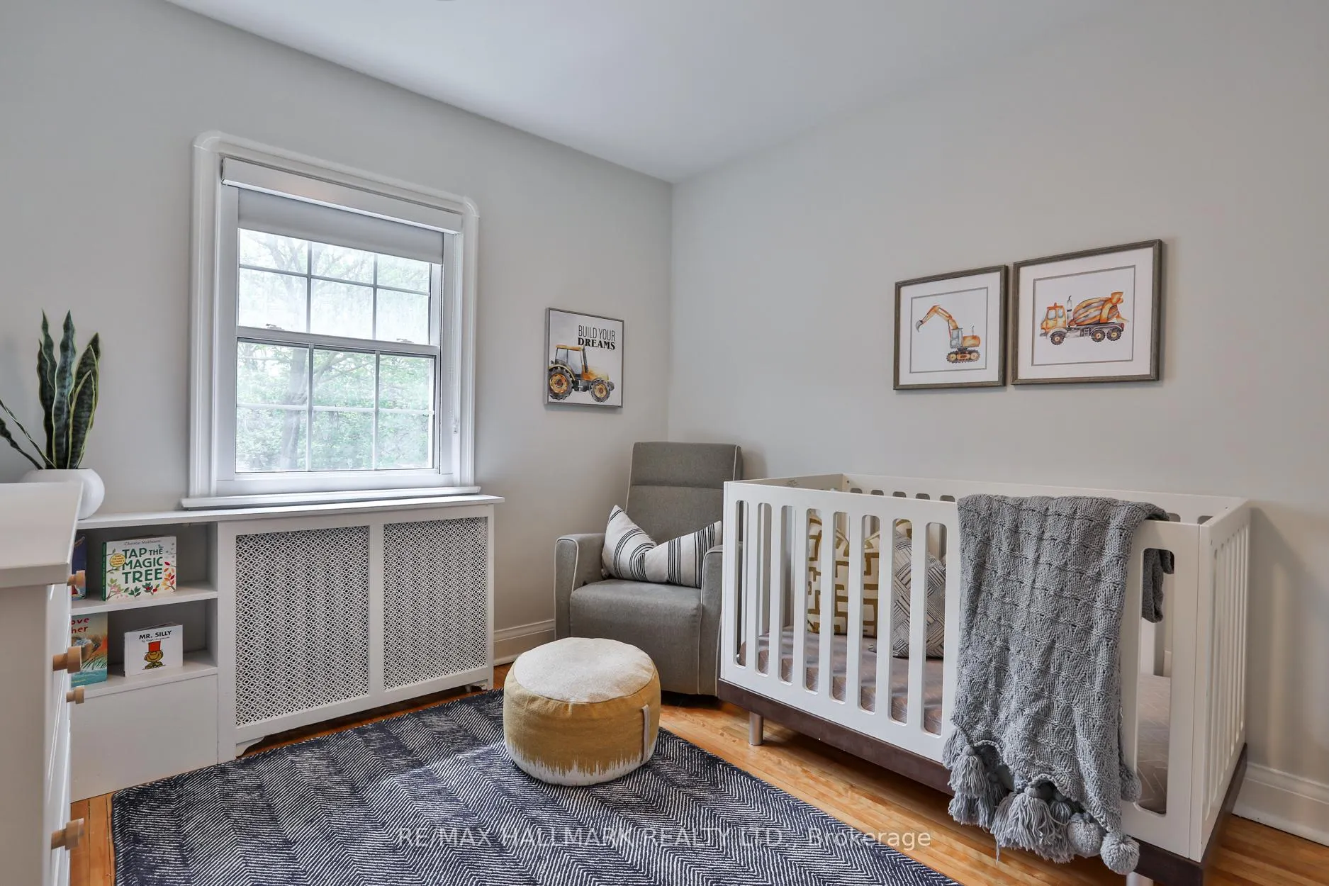 Photo 31 of 129 Elm Ridge Drive, Toronto, Forest Hill North — HOMEH