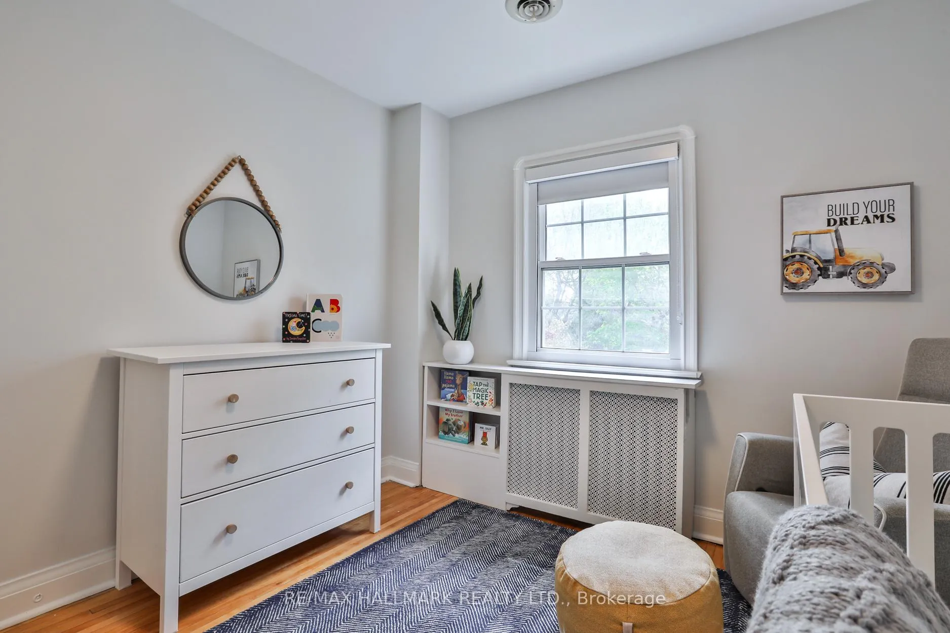 Photo 33 of 129 Elm Ridge Drive, Toronto, Forest Hill North — HOMEH