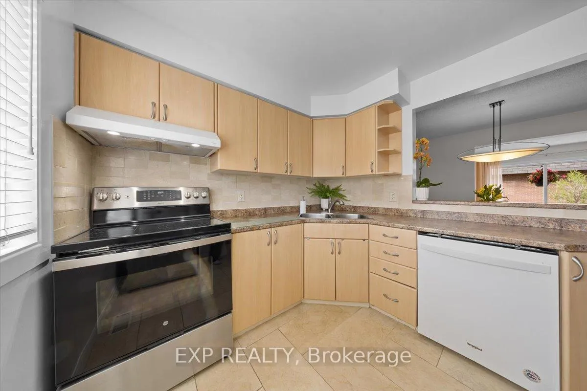 Photo 8 of 1745 Heatherington Road, Ottawa, Heron Gate/Industrial Park — HOMEH