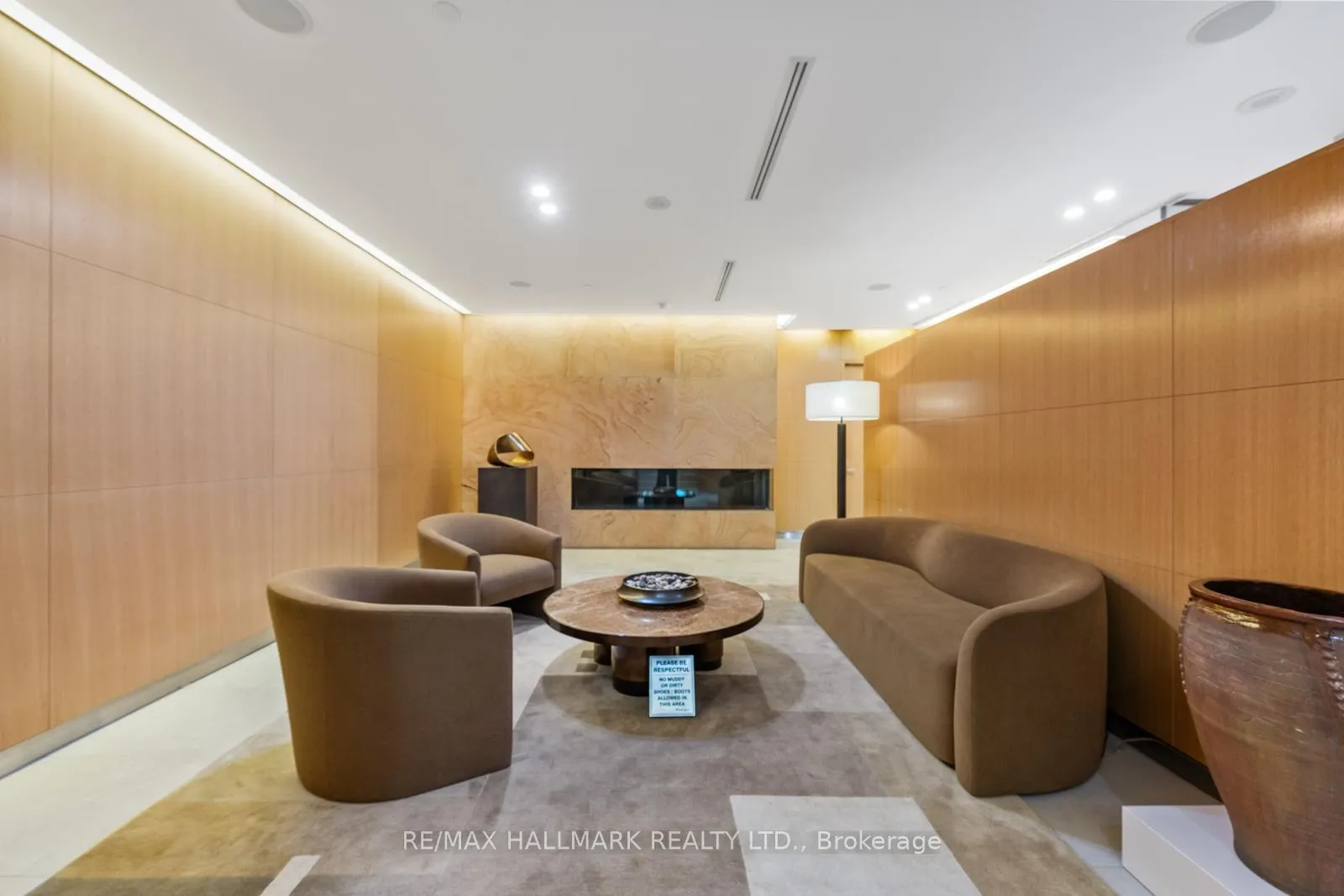 Photo 3 of Unit 1410, 25 Broadway Avenue, Toronto, Mount Pleasant West — HOMEH