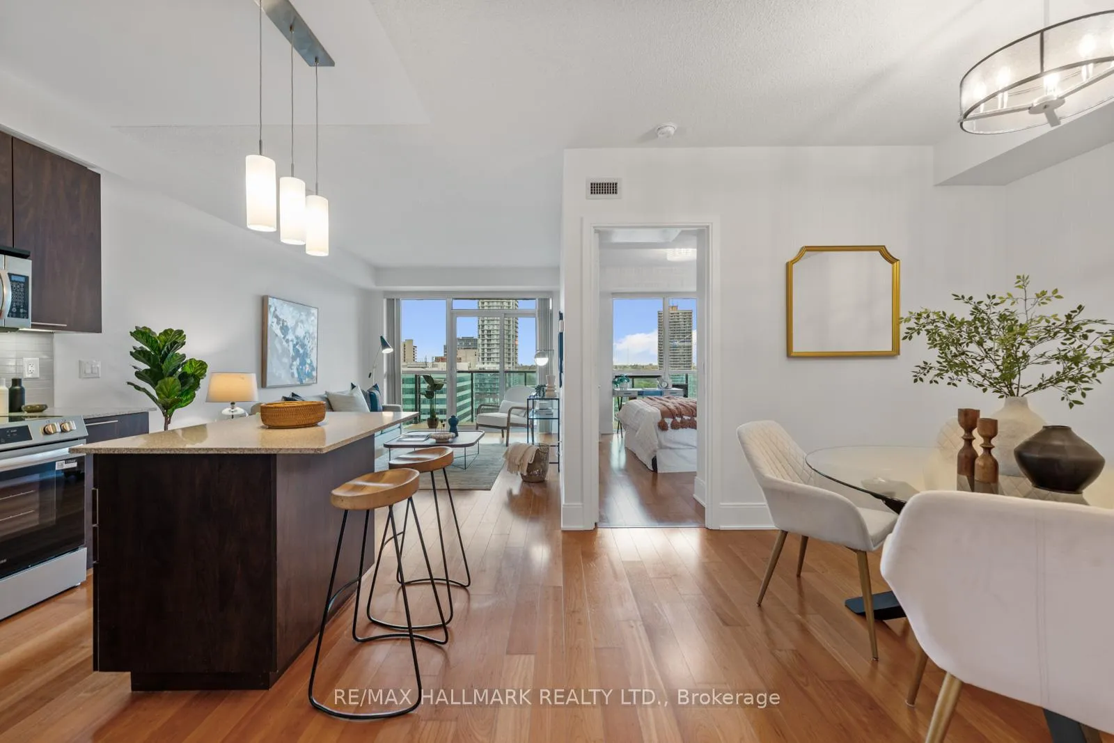 Photo 7 of Unit 1410, 25 Broadway Avenue, Toronto, Mount Pleasant West — HOMEH