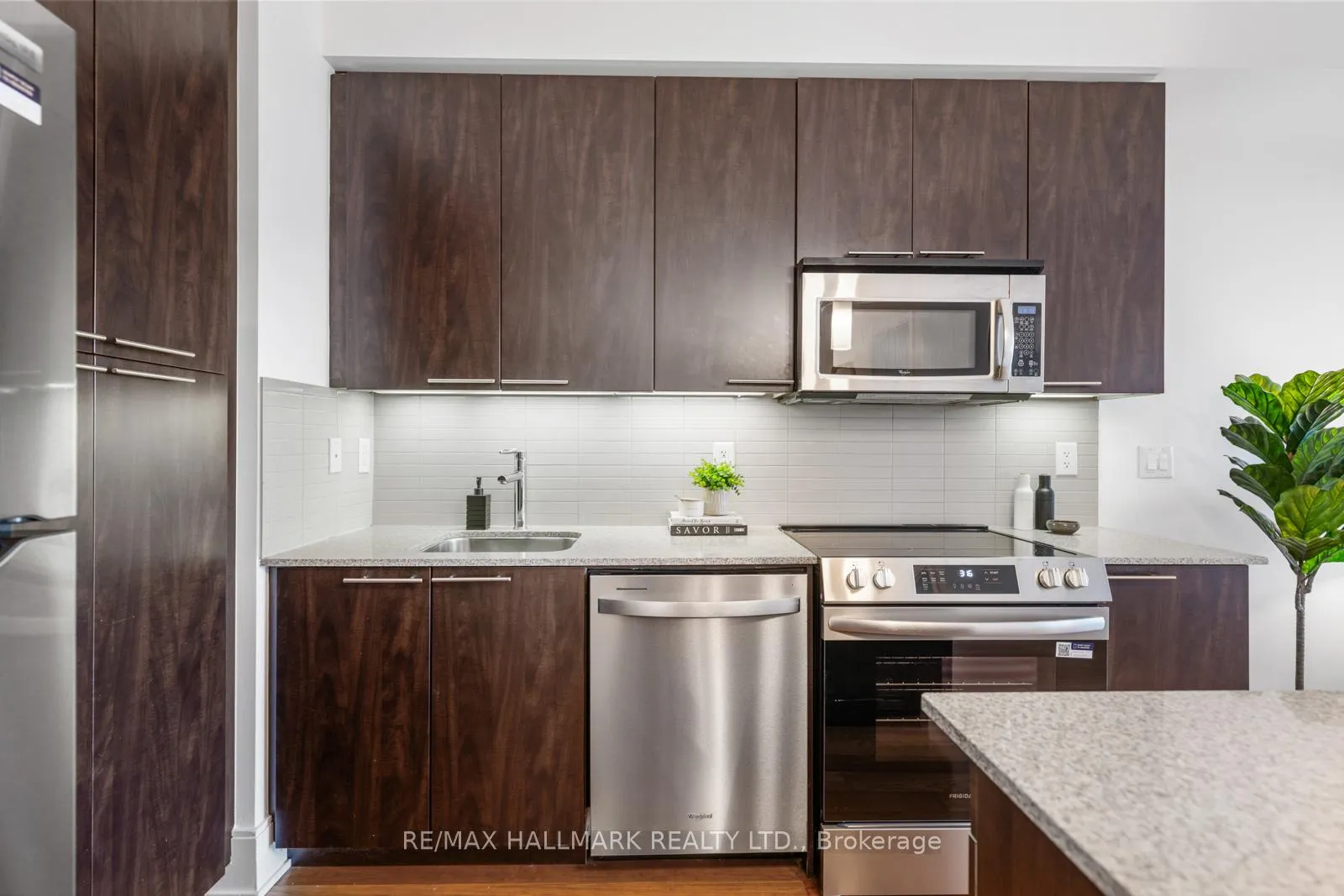 Photo 11 of Unit 1410, 25 Broadway Avenue, Toronto, Mount Pleasant West — HOMEH