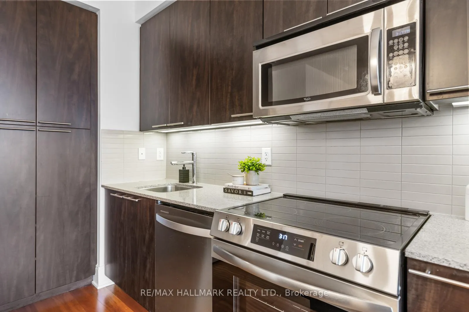 Photo 14 of Unit 1410, 25 Broadway Avenue, Toronto, Mount Pleasant West — HOMEH