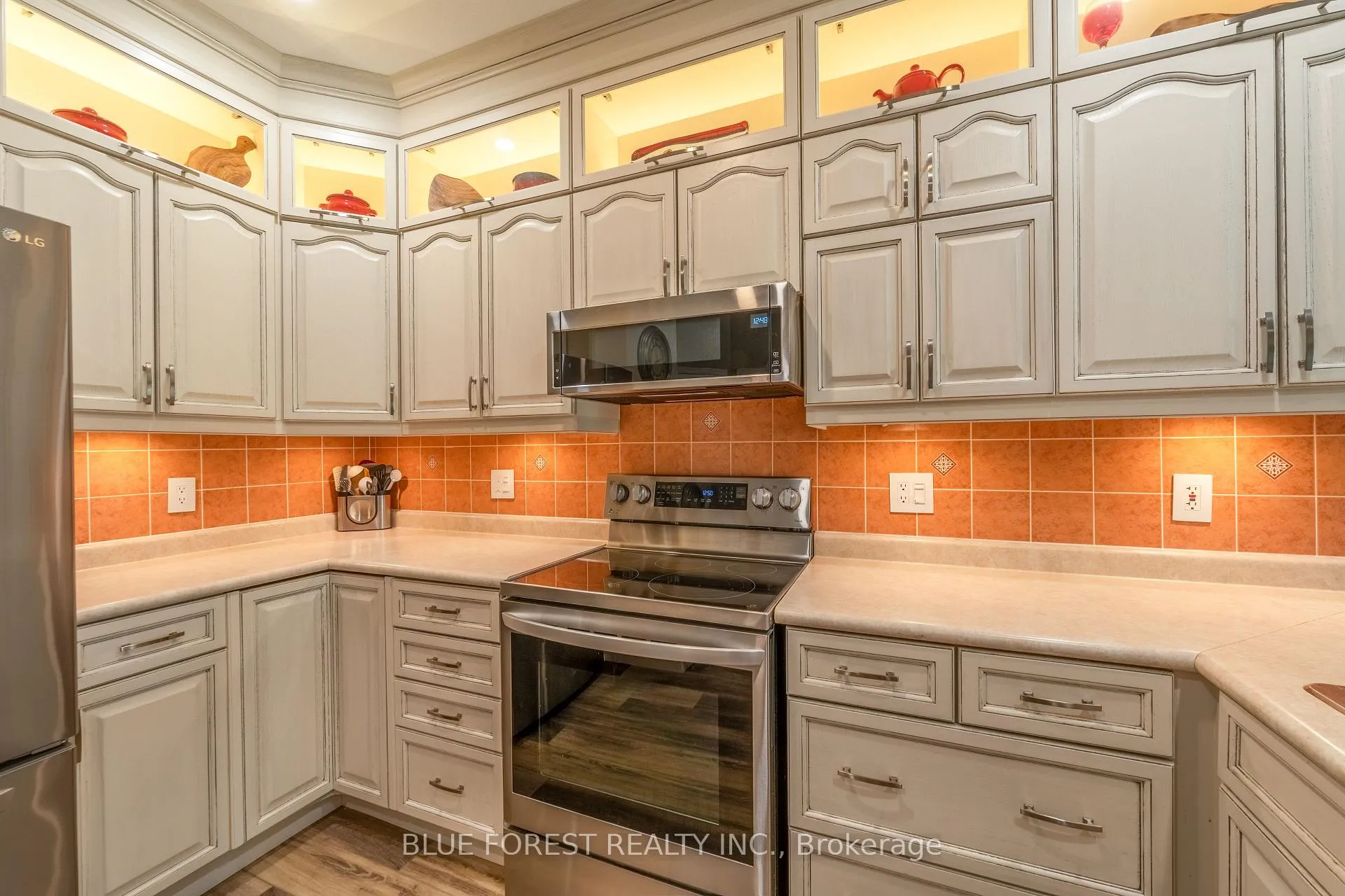 Photo 12 of Unit 2, 948 Colborne Street, Brantford — HOMEH