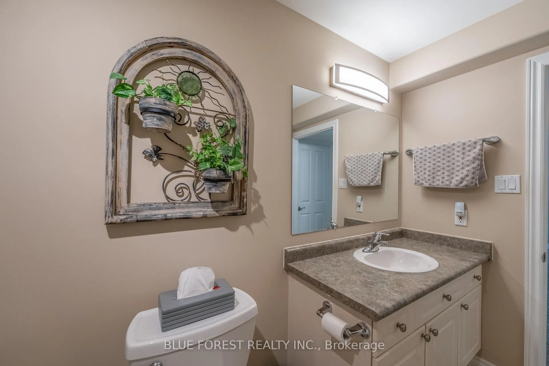 Photo 28 of Unit 2, 948 Colborne Street, Brantford — HOMEH
