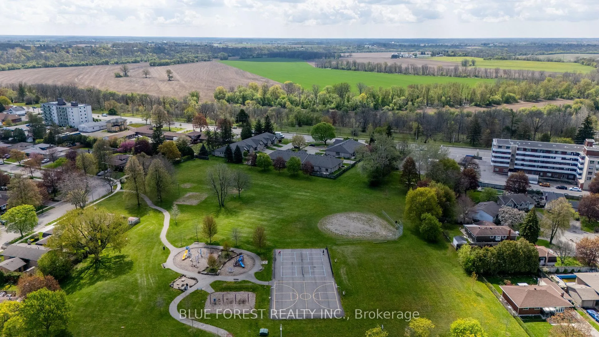 Photo 38 of Unit 2, 948 Colborne Street, Brantford — HOMEH