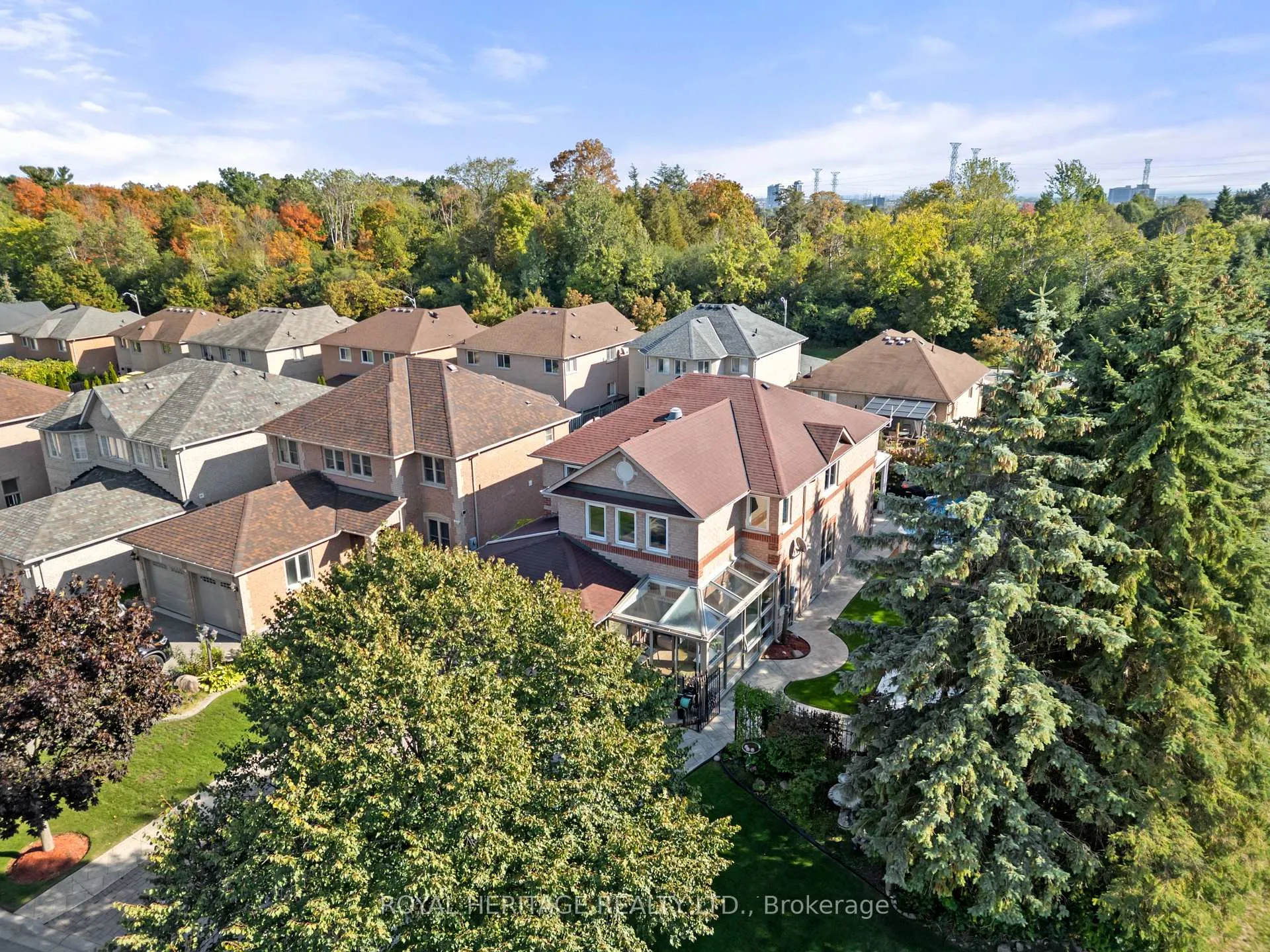 Photo 4 of 1101 Gossamer Drive, Pickering, Liverpool — HOMEH