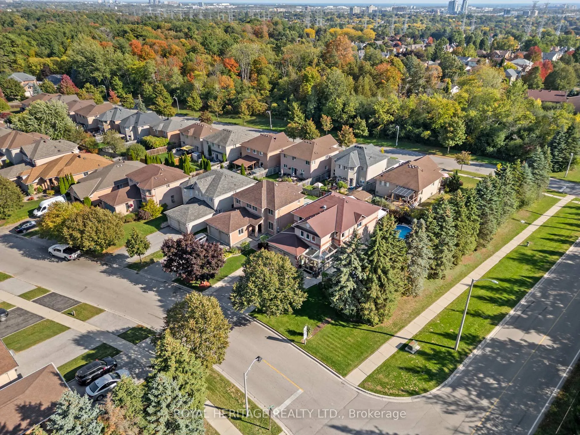 Photo 6 of 1101 Gossamer Drive, Pickering, Liverpool — HOMEH
