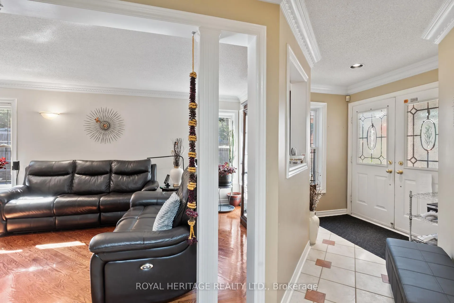 Photo 9 of 1101 Gossamer Drive, Pickering, Liverpool — HOMEH