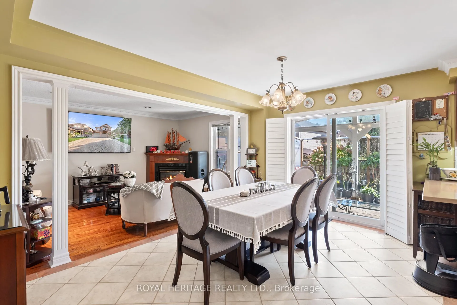 Photo 12 of 1101 Gossamer Drive, Pickering, Liverpool — HOMEH
