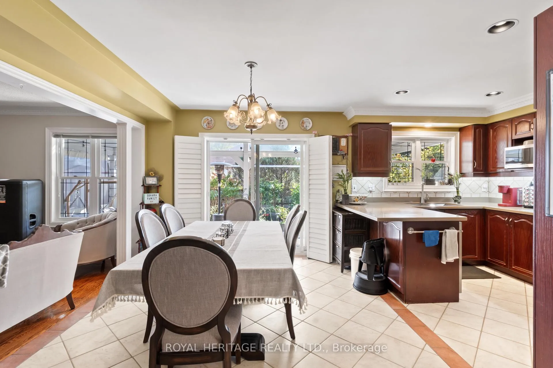 Photo 13 of 1101 Gossamer Drive, Pickering, Liverpool — HOMEH