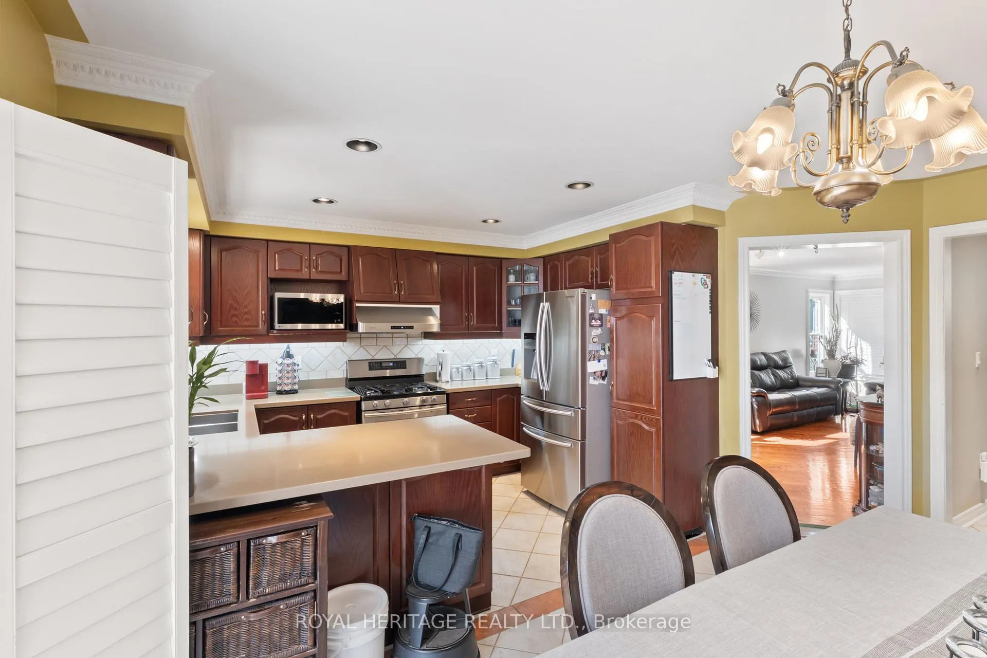 Photo 14 of 1101 Gossamer Drive, Pickering, Liverpool — HOMEH
