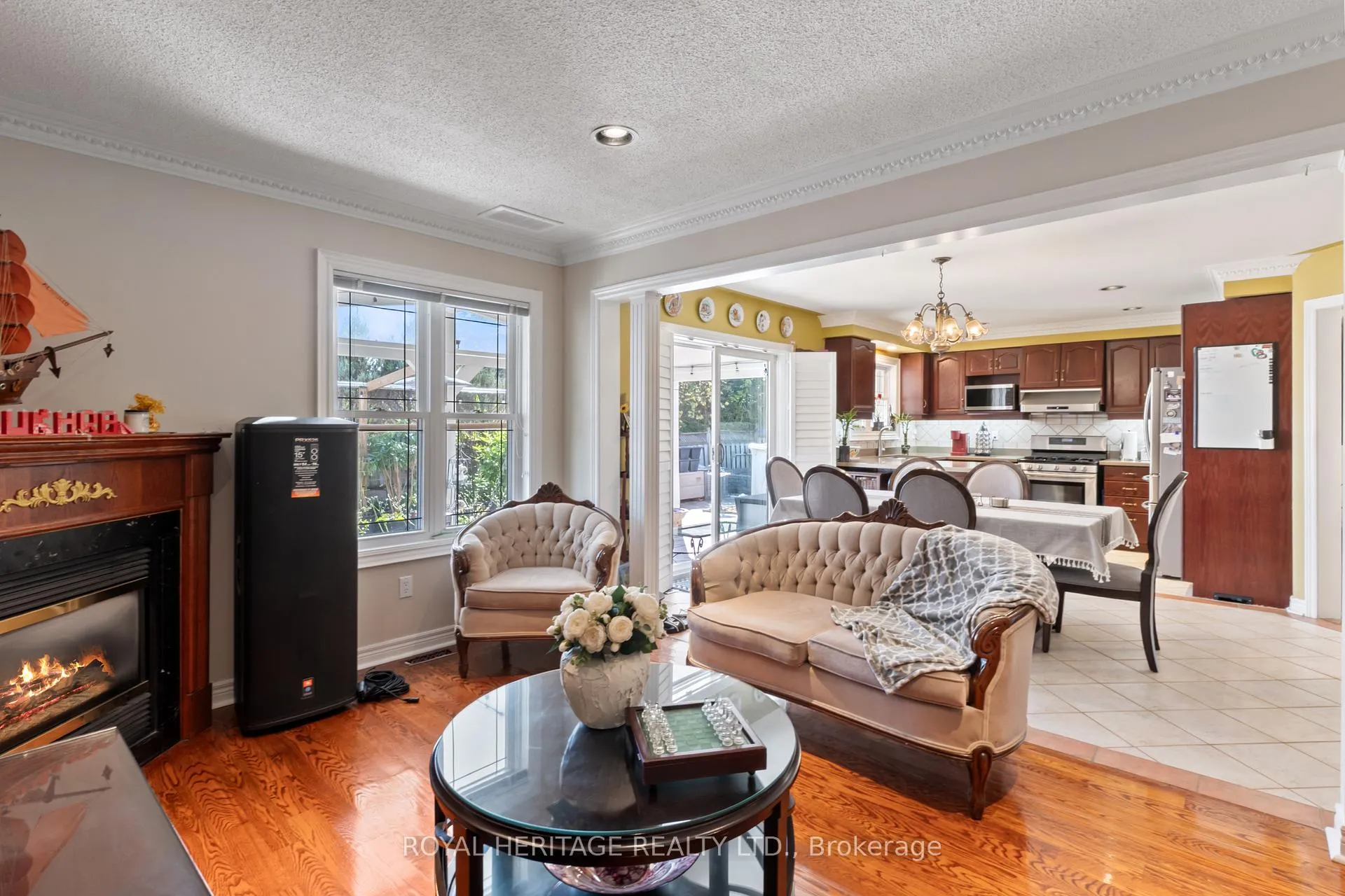 Photo 23 of 1101 Gossamer Drive, Pickering, Liverpool — HOMEH