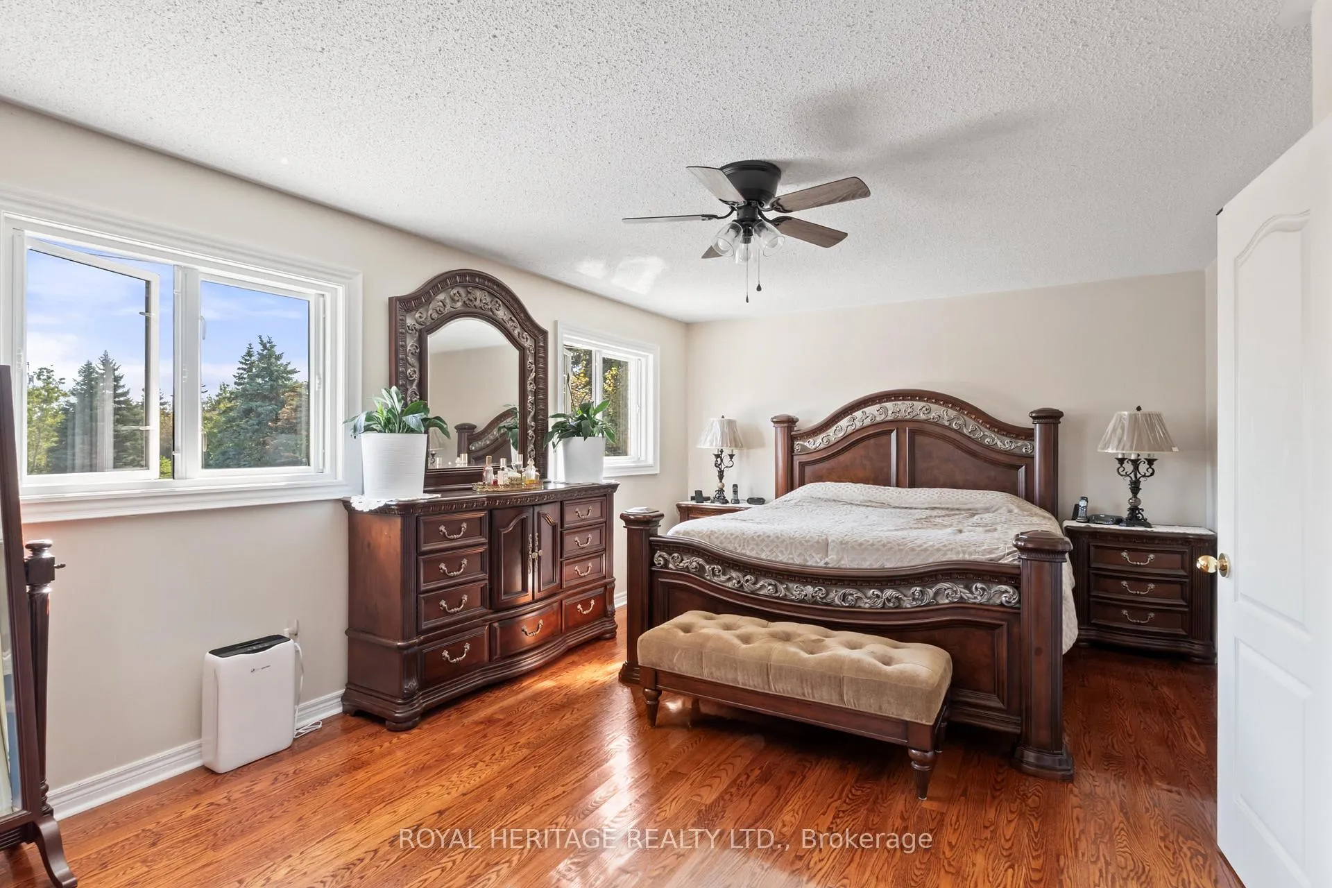 Photo 29 of 1101 Gossamer Drive, Pickering, Liverpool — HOMEH