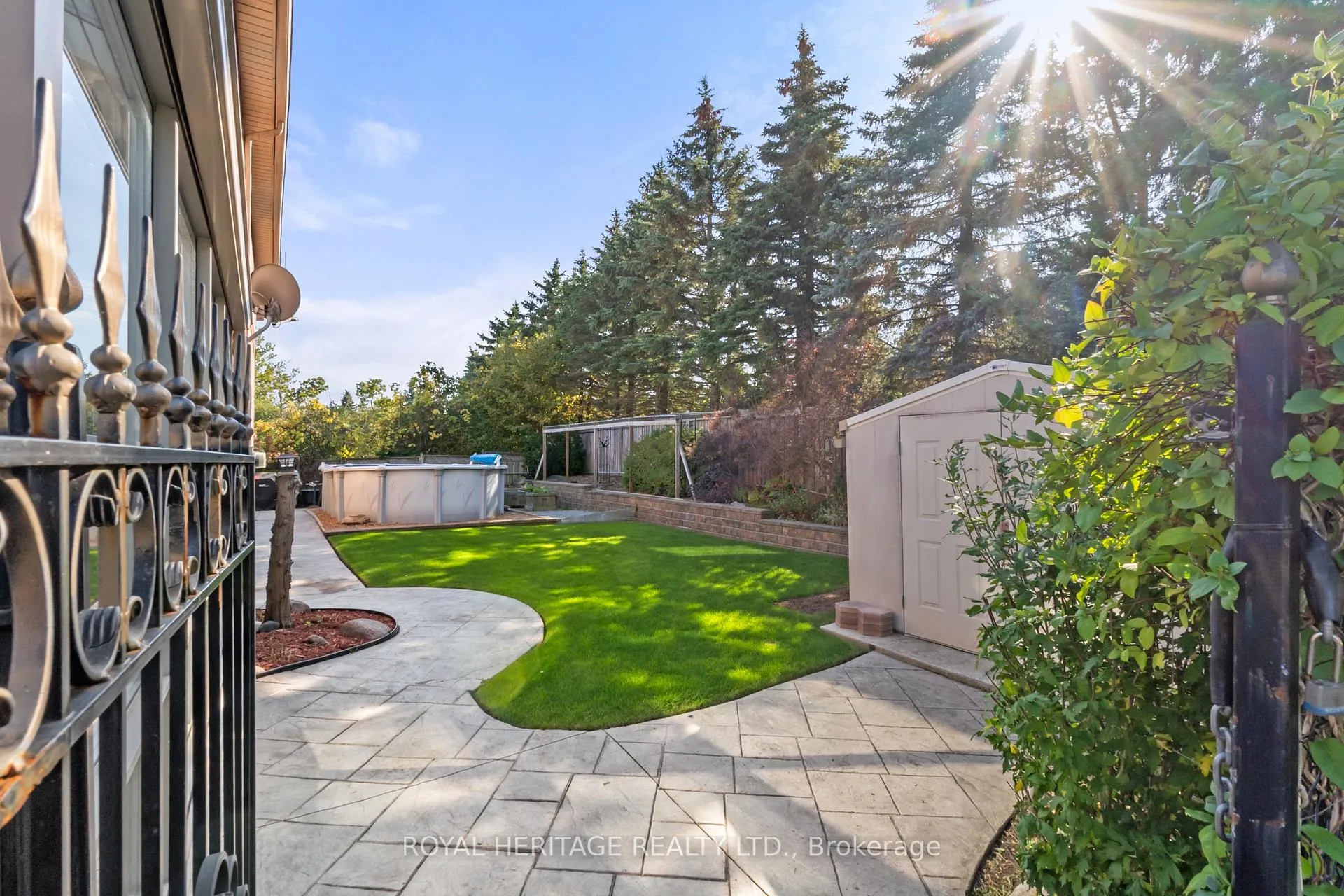 Photo 40 of 1101 Gossamer Drive, Pickering, Liverpool — HOMEH