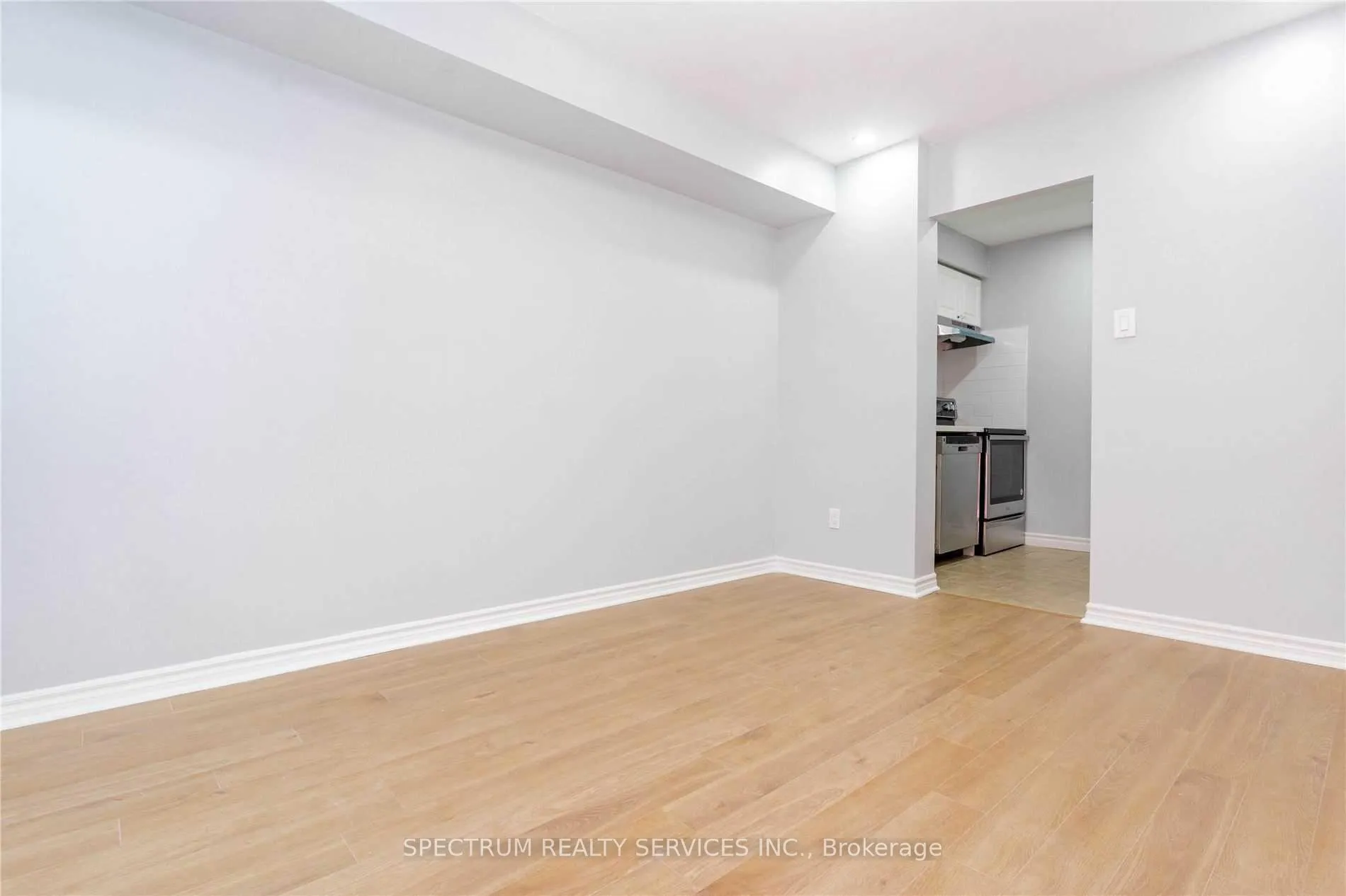 Photo 5 of Unit 68, 197 Milestone Drive, Aurora, Aurora Village — HOMEH
