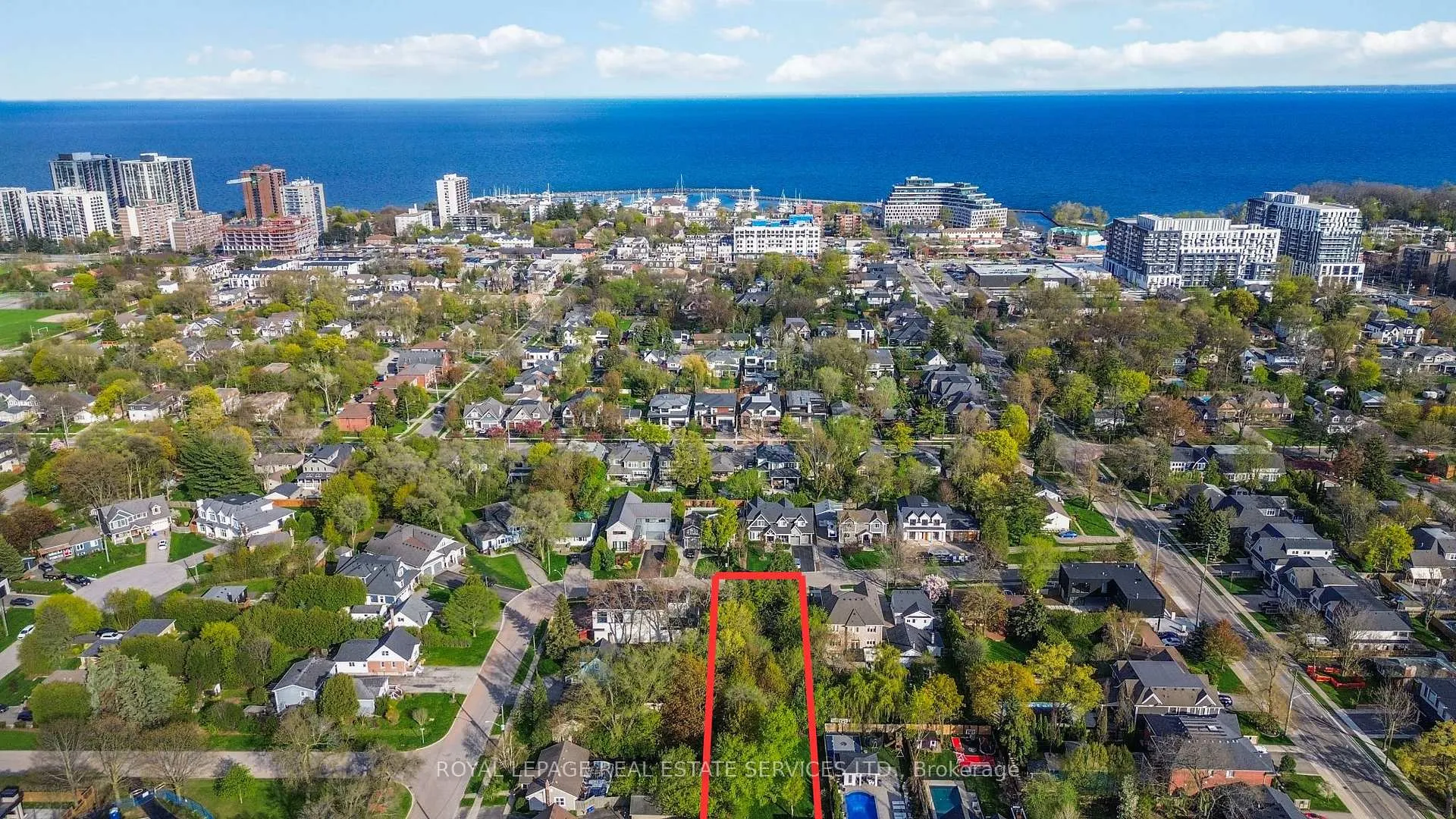 Photo 4 of 218 Jennings Crescent, Oakville, Bronte — HOMEH